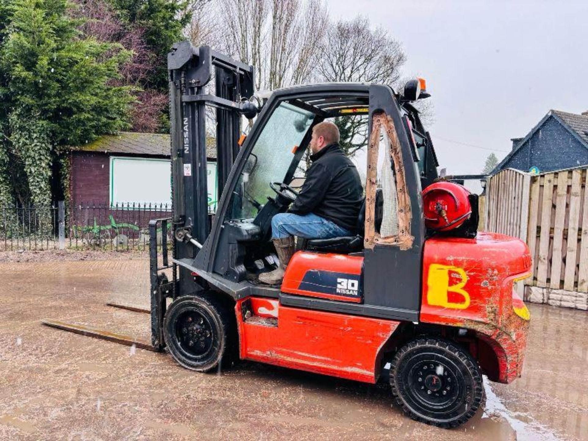 NISSAN A30PQ FORKLIFT *3 TON LIFT* C/W SIDE SHIFT & PALLET TINES - Image 3 of 13