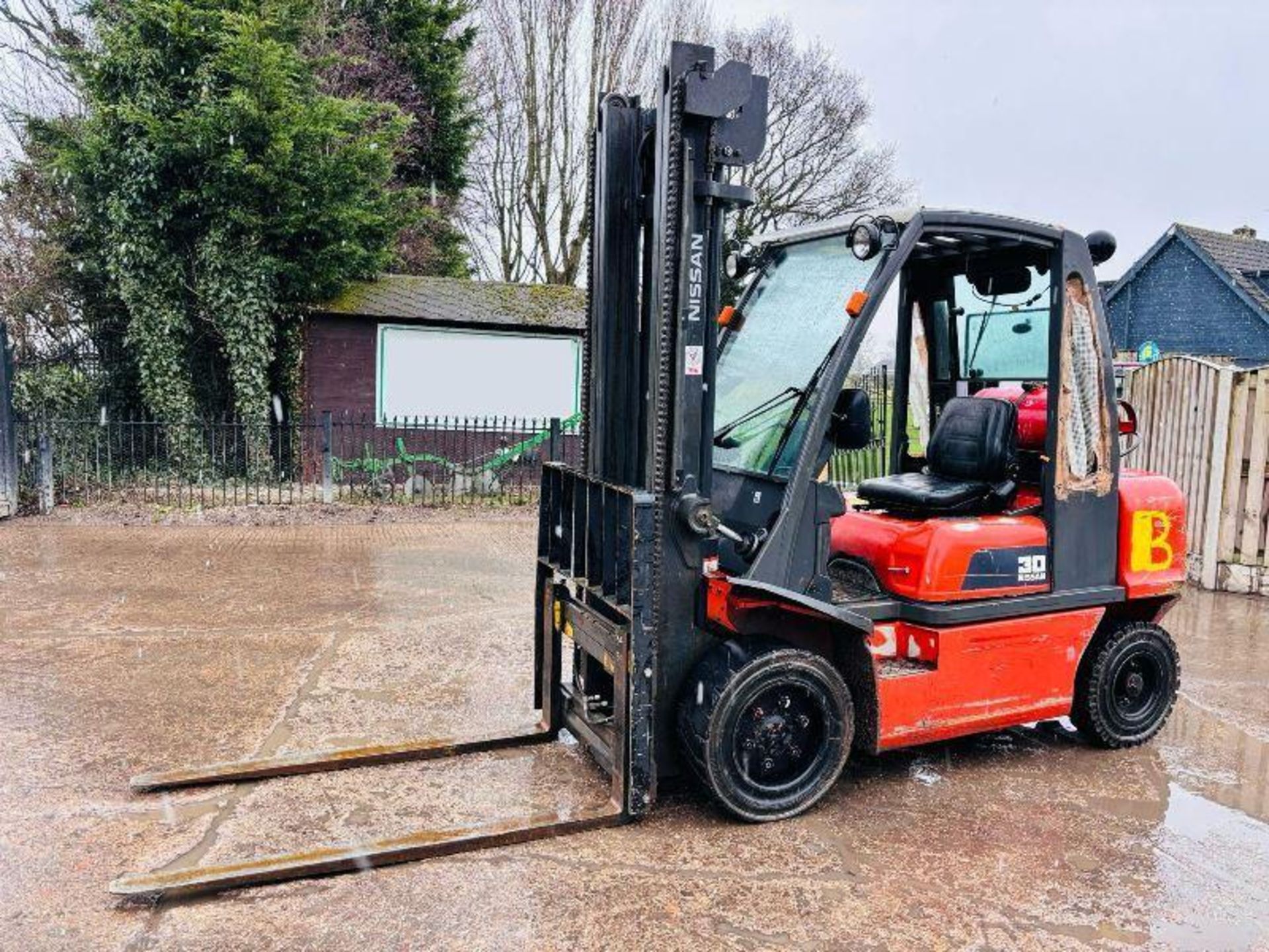 NISSAN A30PQ FORKLIFT *3 TON LIFT* C/W SIDE SHIFT & PALLET TINES - Image 12 of 13