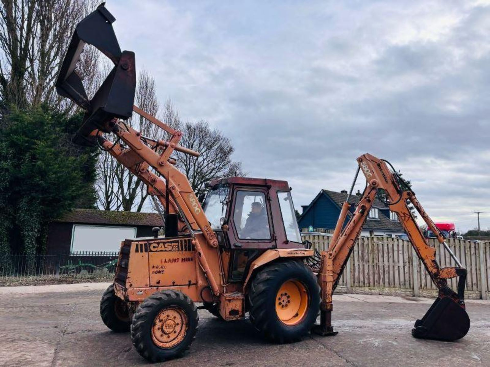 CASE 580G CONSTRUCTION KING 4WD BACKHOE DIGGER C/W EXTENDING DIG - Image 12 of 13