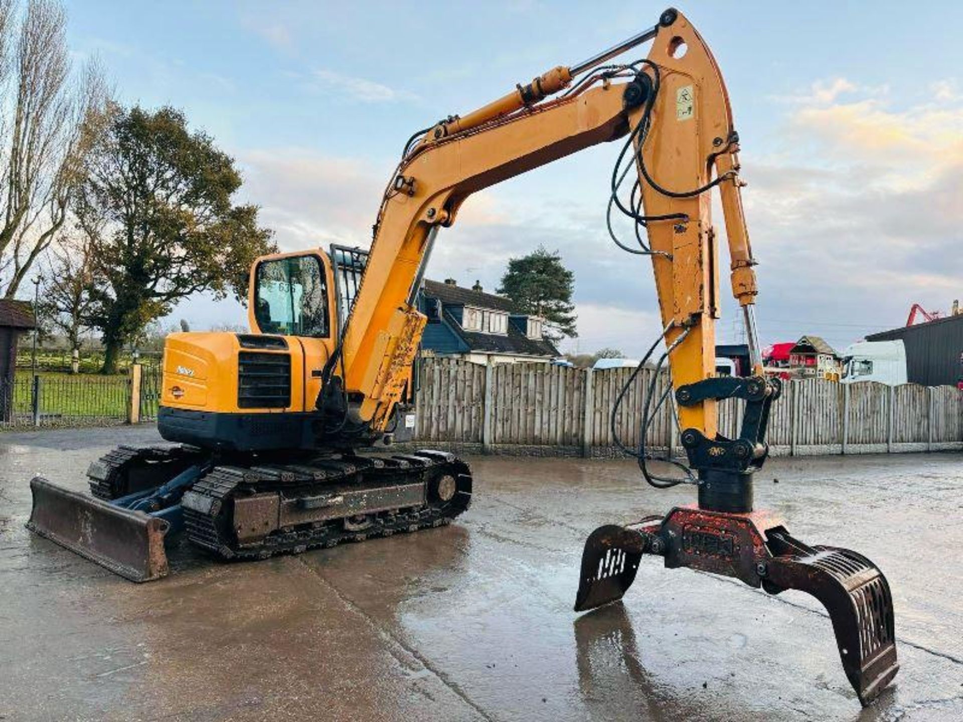 HYUNDAI 80CR-9R EXCAVATOR *YEAR 2016* C/W SELECTOR GRAB - Image 6 of 18