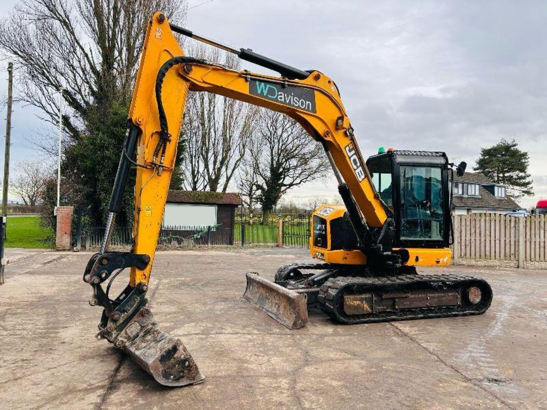 JCB 100C-1 TRACKED EXCAVATOR *YEAR 2017* C/W QUICK HITCH & BUCKET - Image 2 of 17