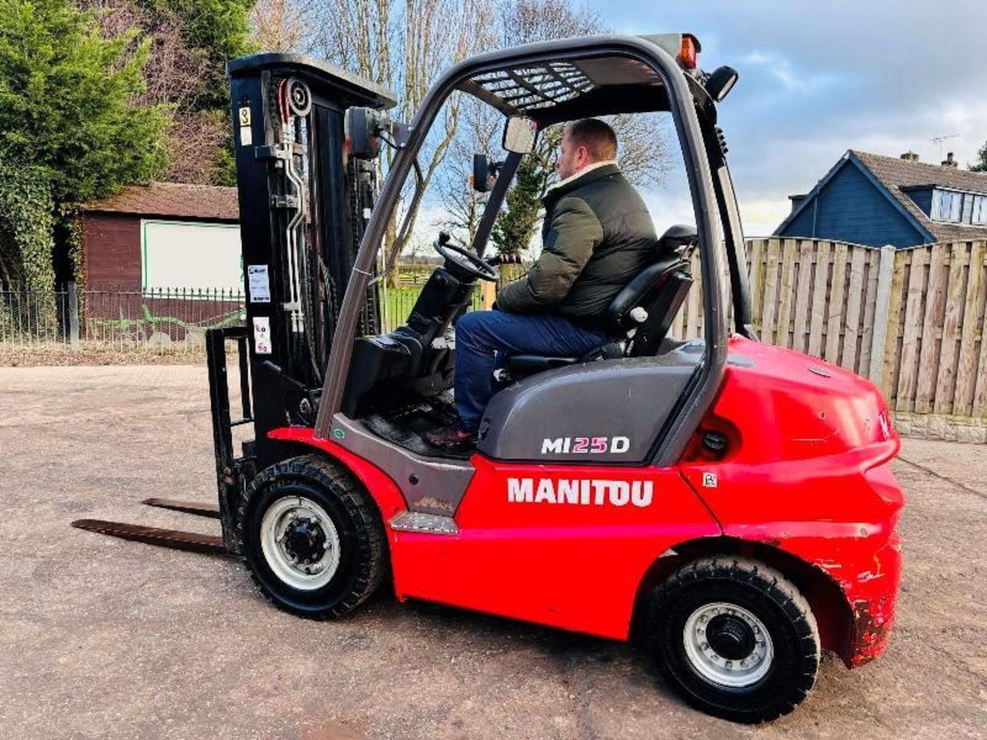 MANITOU MI25D CONTAINER SPEC FORKLIFT *YEAR 2018, 2660 HOURS* C/W SIDE SHIFT - Image 16 of 17