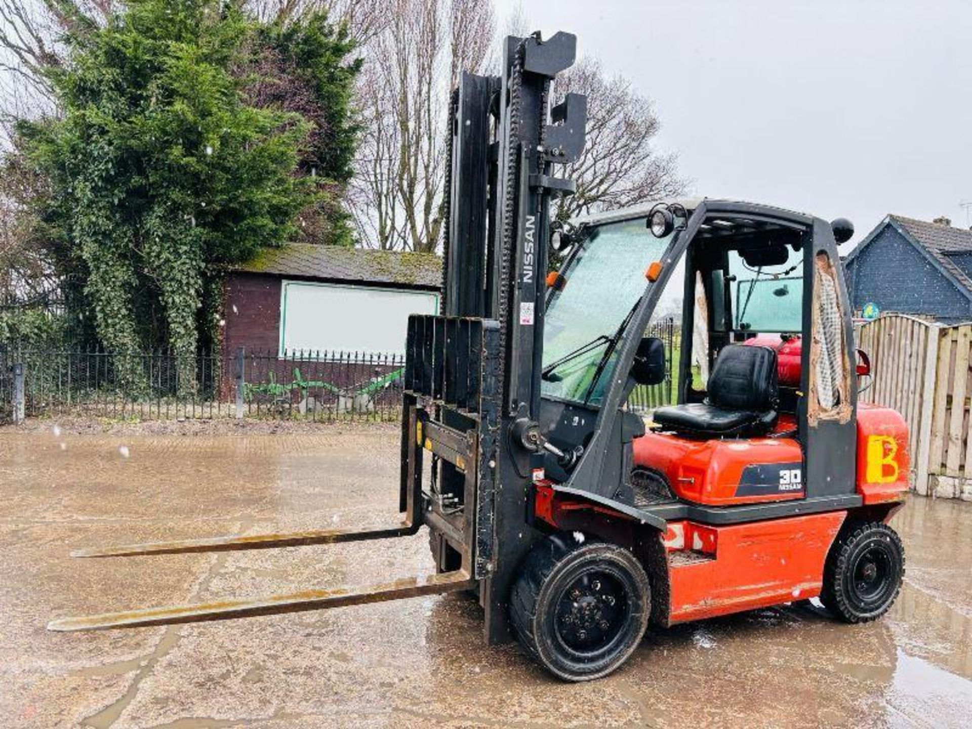 NISSAN A30PQ FORKLIFT *3 TON LIFT* C/W SIDE SHIFT & PALLET TINES - Image 10 of 13