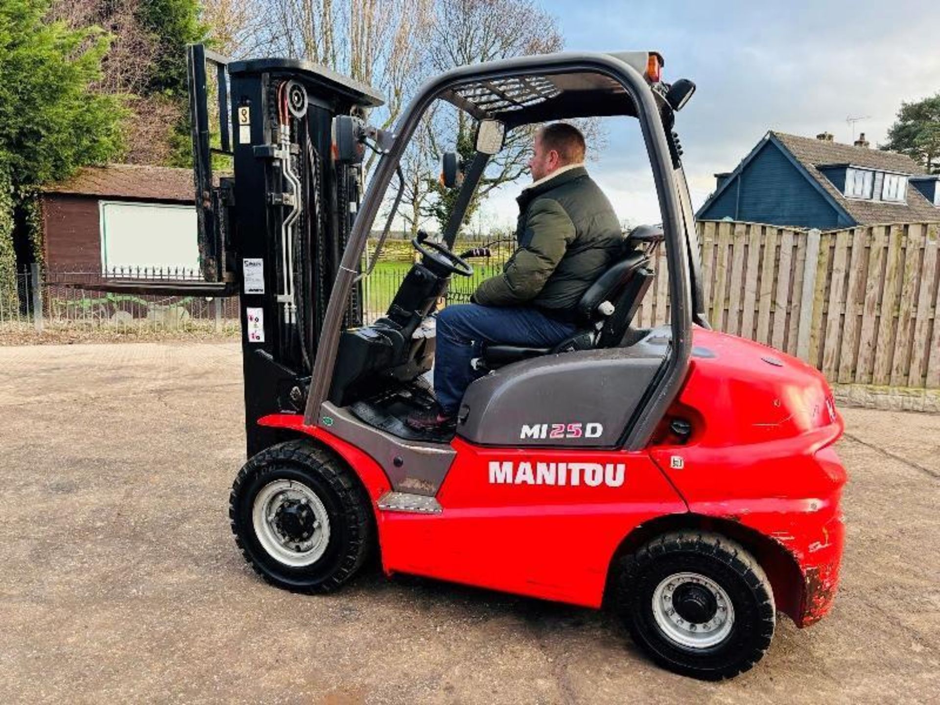 MANITOU MI25D CONTAINER SPEC FORKLIFT *YEAR 2018, 2660 HOURS* C/W SIDE SHIFT - Image 17 of 17