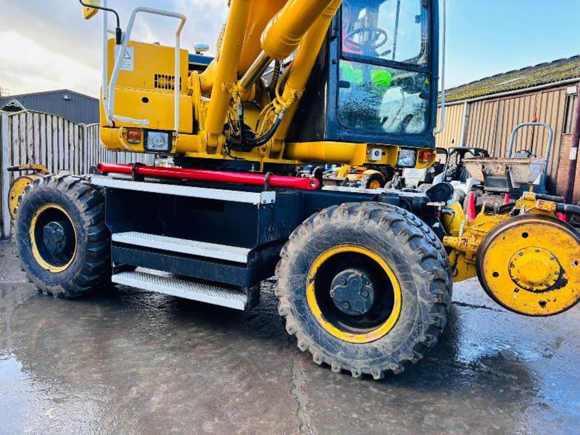 KOMATSU PW170 4WD WHEELED EXCAVATOR C/W QUICK HITCH & RAILWAY GEAR - Image 10 of 18