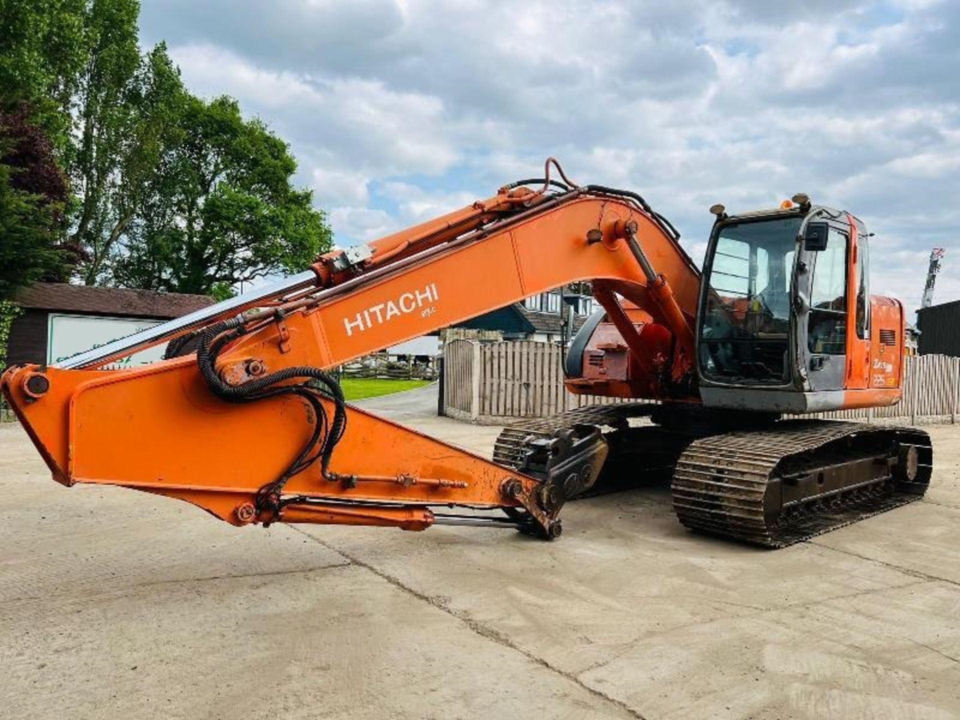 HITACHI ZX225USR TRACKED EXCAVATOR C/W QUICK HITCH - Image 5 of 13