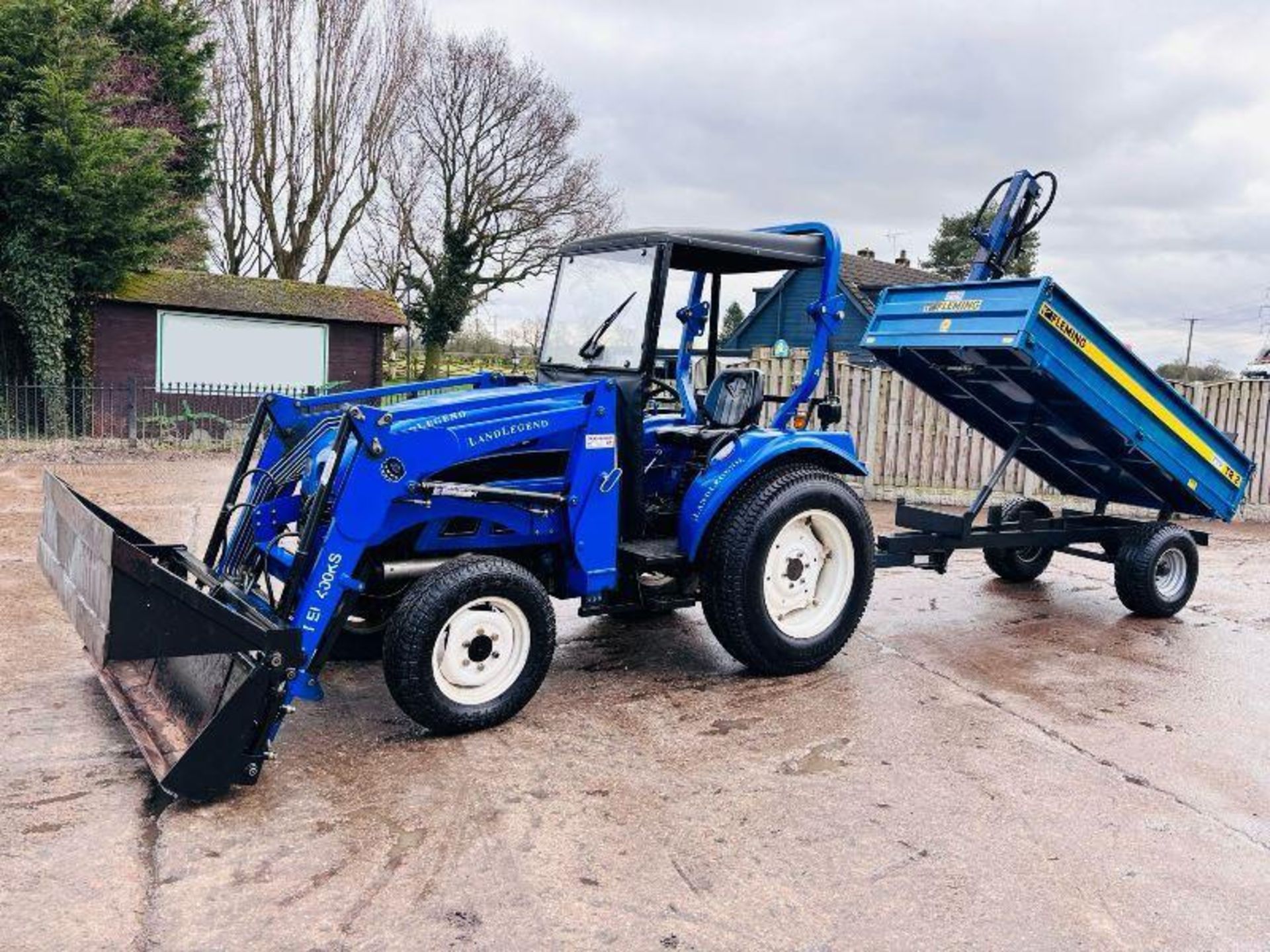 LAND LEGEND 4WD TRATOR C/W FRONT LOADER, BUCKET, TINES, SNOW PLOW, LOG SPLITTER & TRAILER - Image 20 of 20