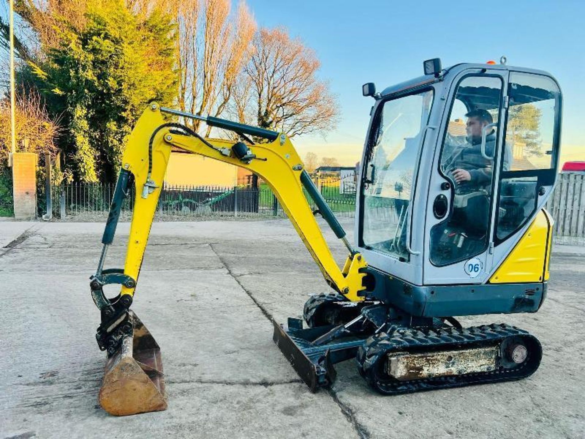 WACKER NEUSON ET16 EXCAVATOR *YEAR 2019, 2198 HOURS* C/W EXPANDING TRACKS