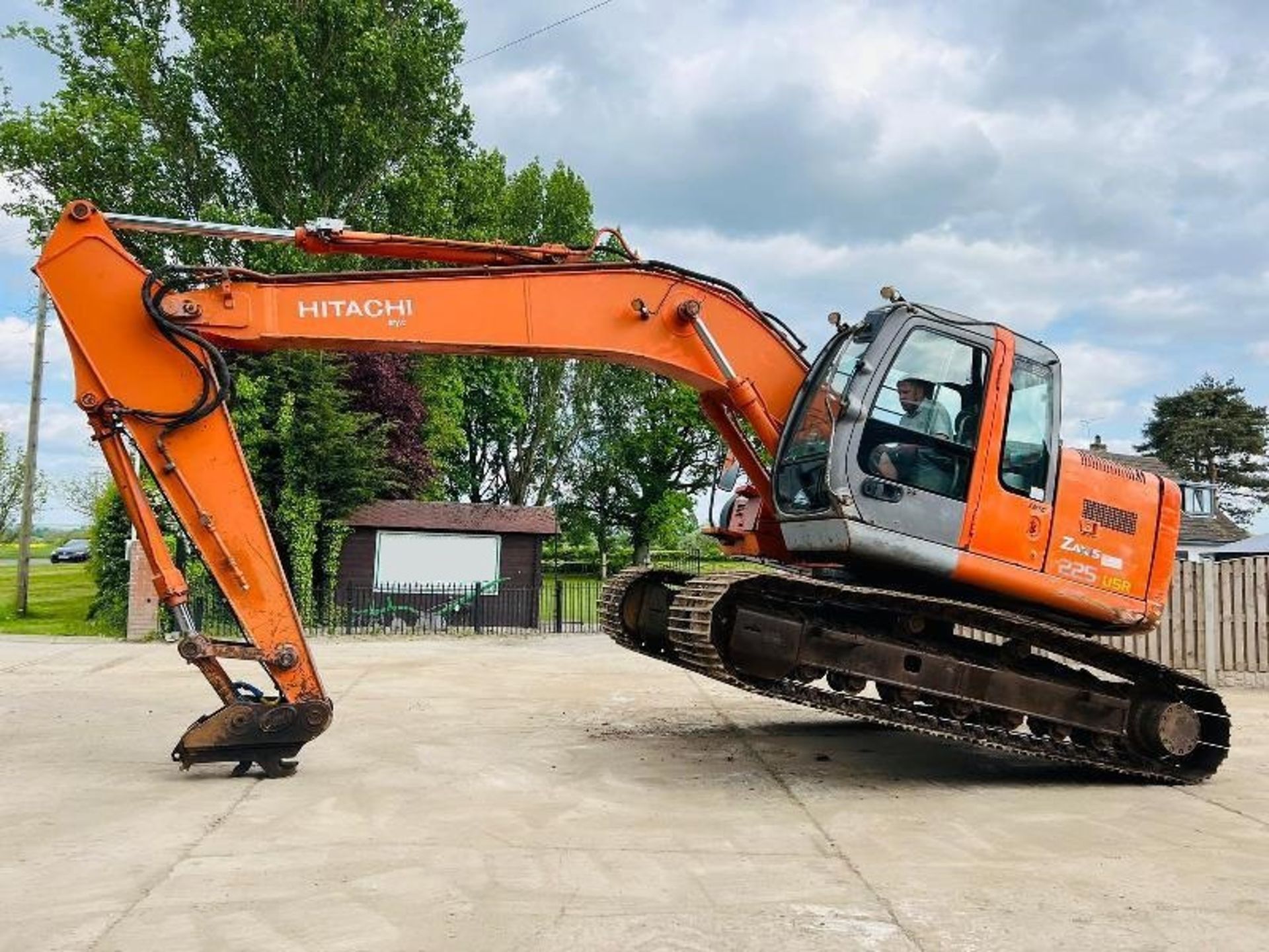 HITACHI ZX225USR TRACKED EXCAVATOR C/W QUICK HITCH