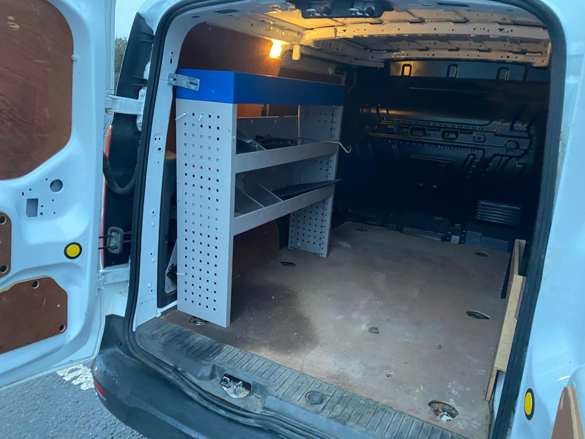 2018 18 FORD TRANSIT CONNECT TREND PAENL VAN - 128K MILES - EURO 6 - 3 SEATS - LWB - ROOF RACK. - Image 10 of 13