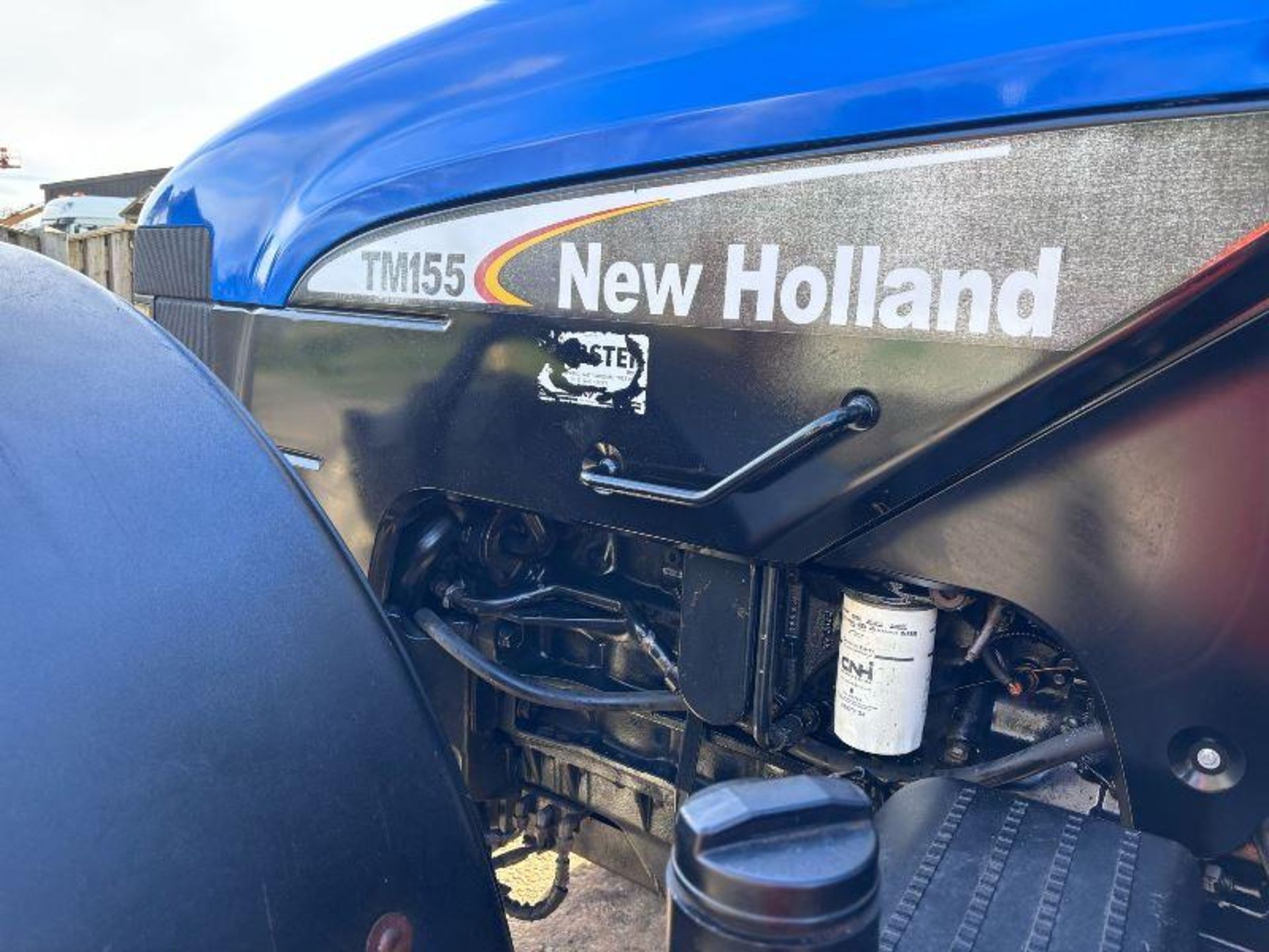 NEW HOLLAND TM155 4WD TRACTOR *5619 HOURS* C/W RANGE COMMAND GEAR BOX  - Image 10 of 19