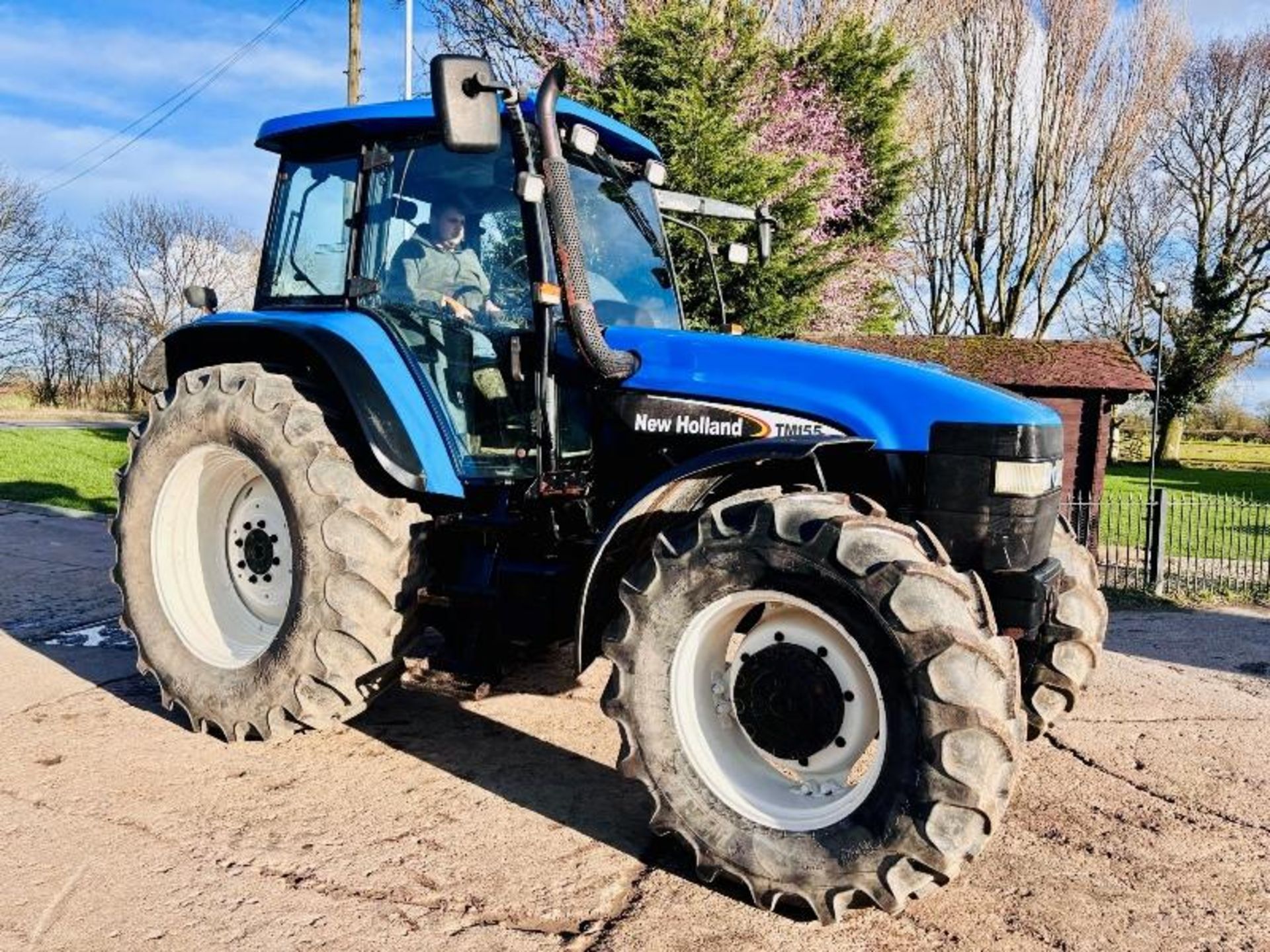 NEW HOLLAND TM155 4WD TRACTOR *5619 HOURS* C/W RANGE COMMAND GEAR BOX 