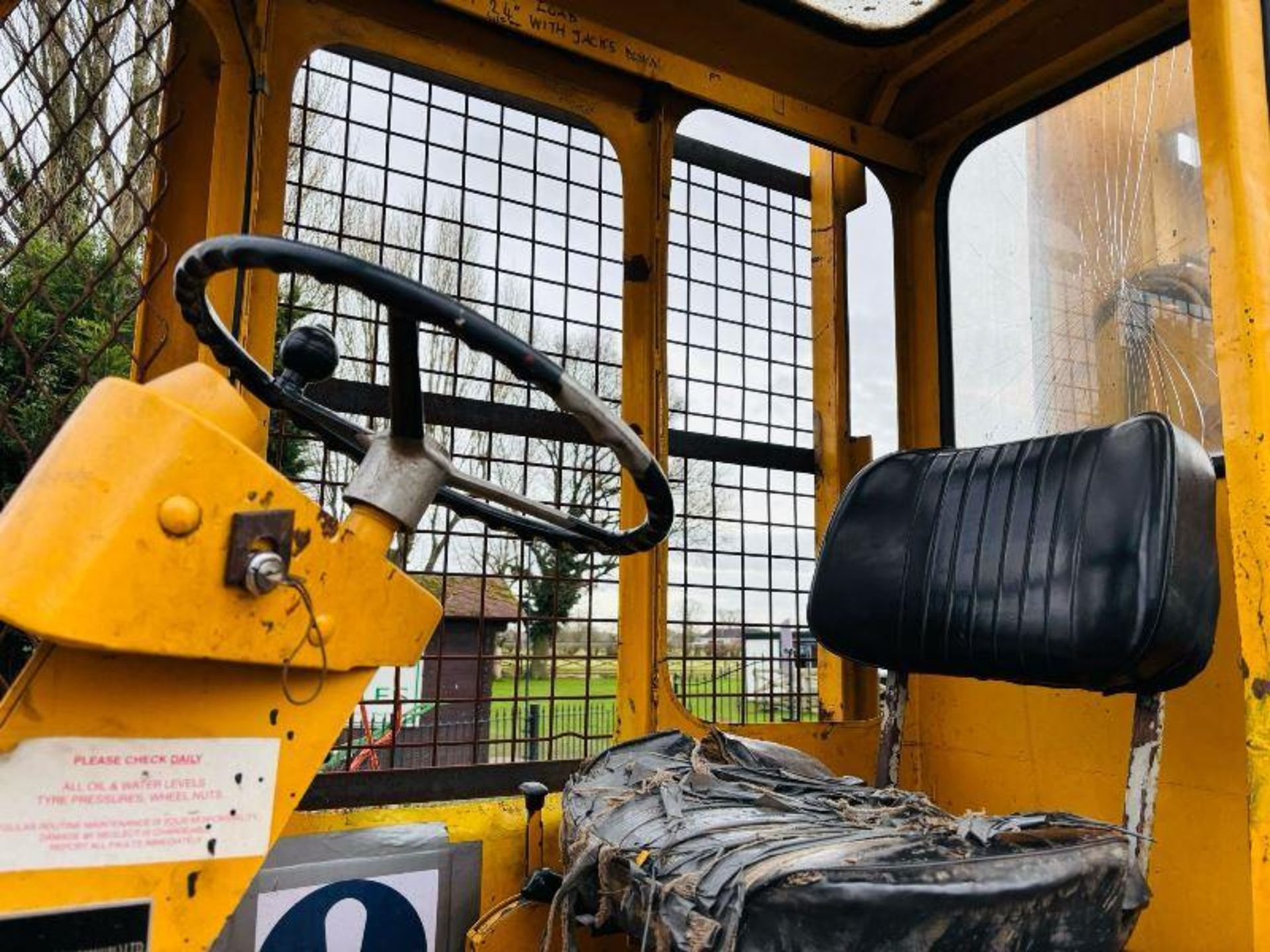 SIDE LOAD DIESEL FORKLIFT C/W C/W PALLET TINES - Image 4 of 14