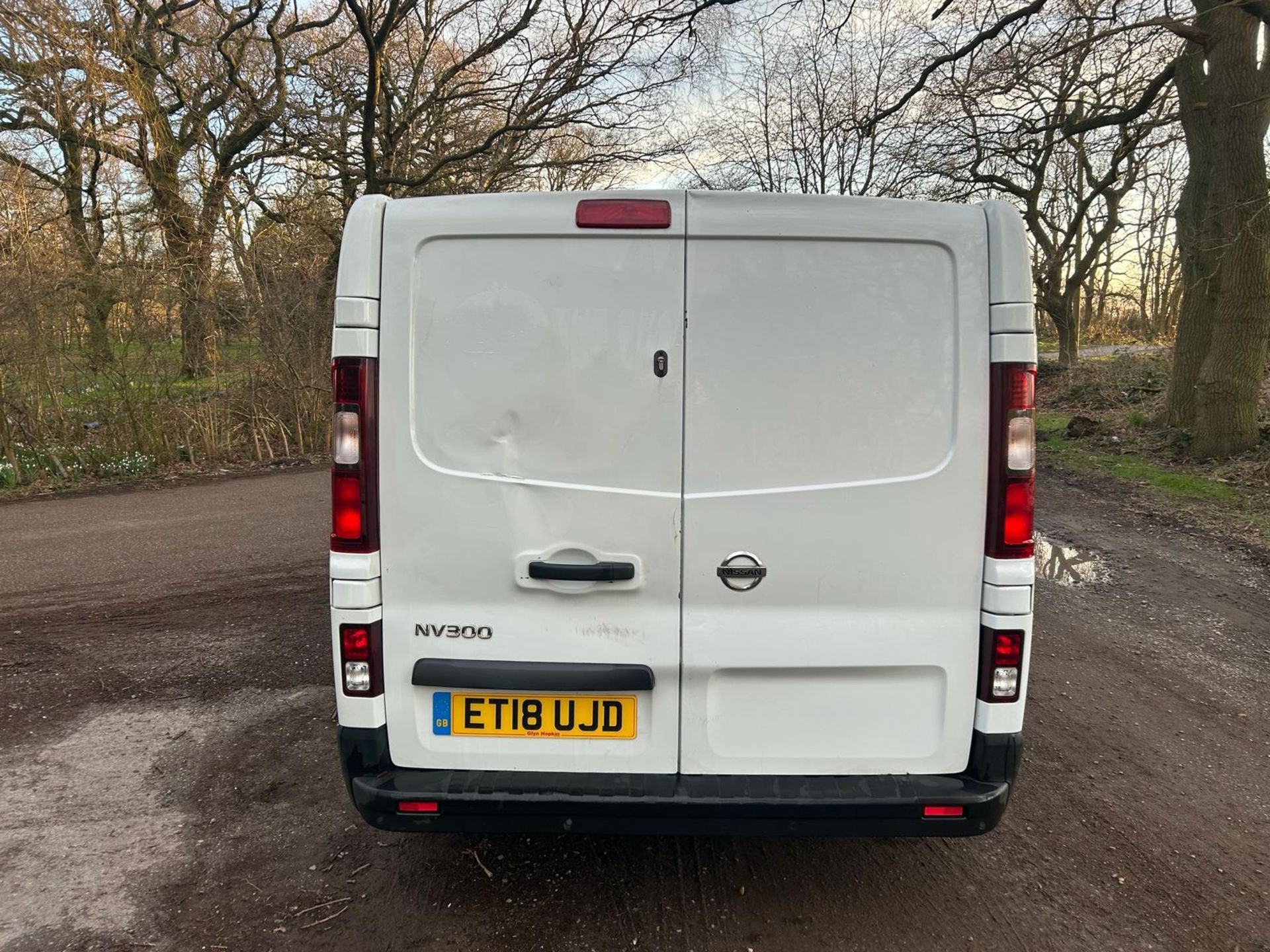 2018 18 NISSAN NV300 PANEL VAN - 106K MILES - AIR CON - EURO 6 - PLY LINED - Image 10 of 11