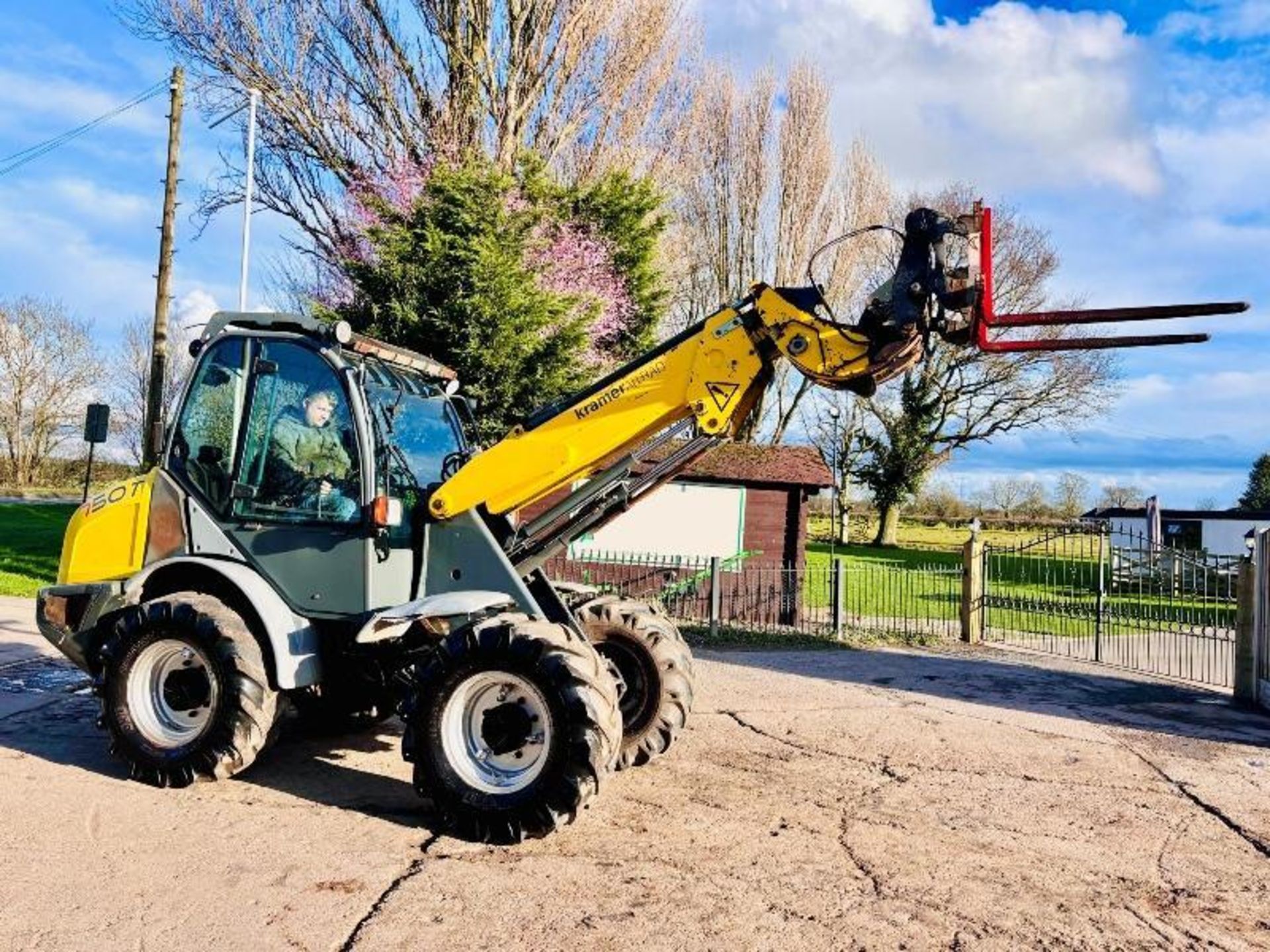 KRAMER 750T 4WD TELEHANDLER *YEAR 2010* C/W PALLET TINE  - Image 3 of 17