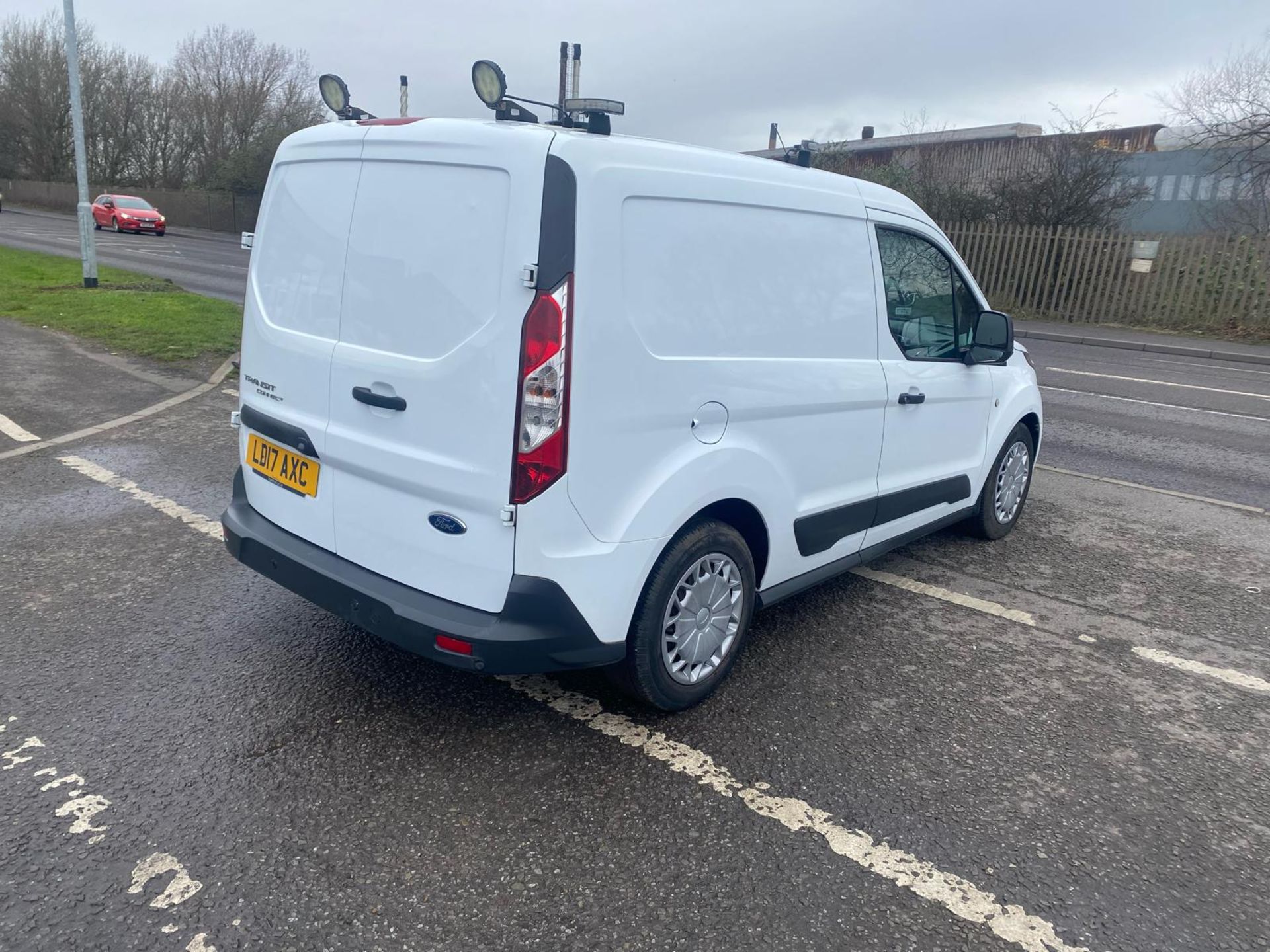 2017 17 FORD TRANSIT CONNECT TREND PANEL VAN - 3 SEATS - AIR CON - EURO 6 - REVERSE CAMERA - Image 8 of 13