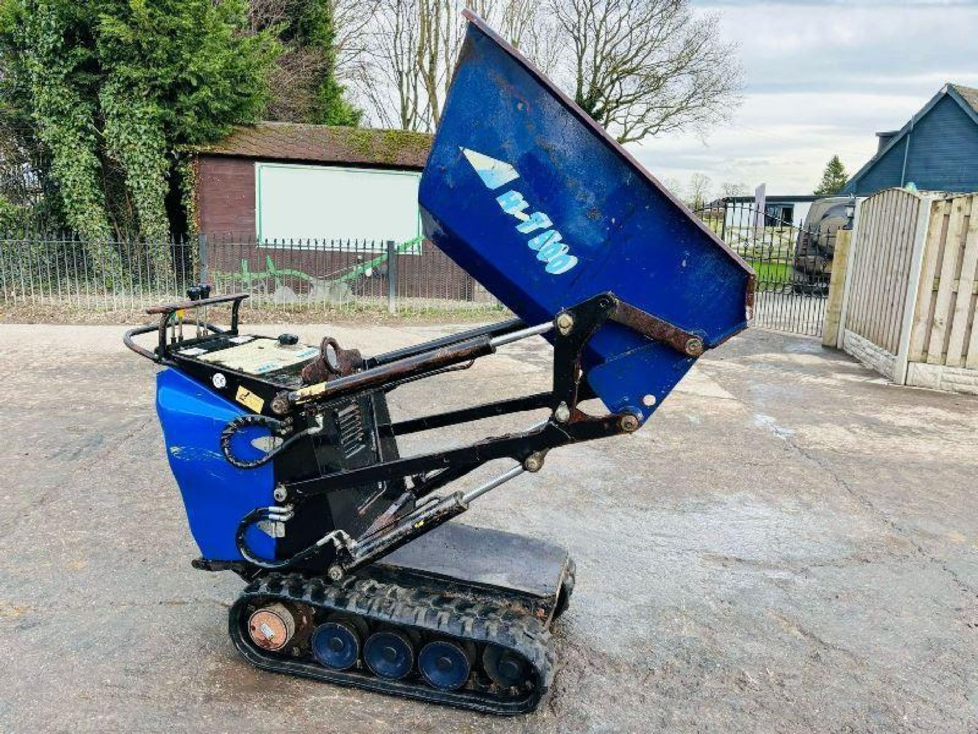 T.C.P HT500 HIGH TIP PEDESTRIAN TRACKED DIESEL DUMPER - Image 5 of 14