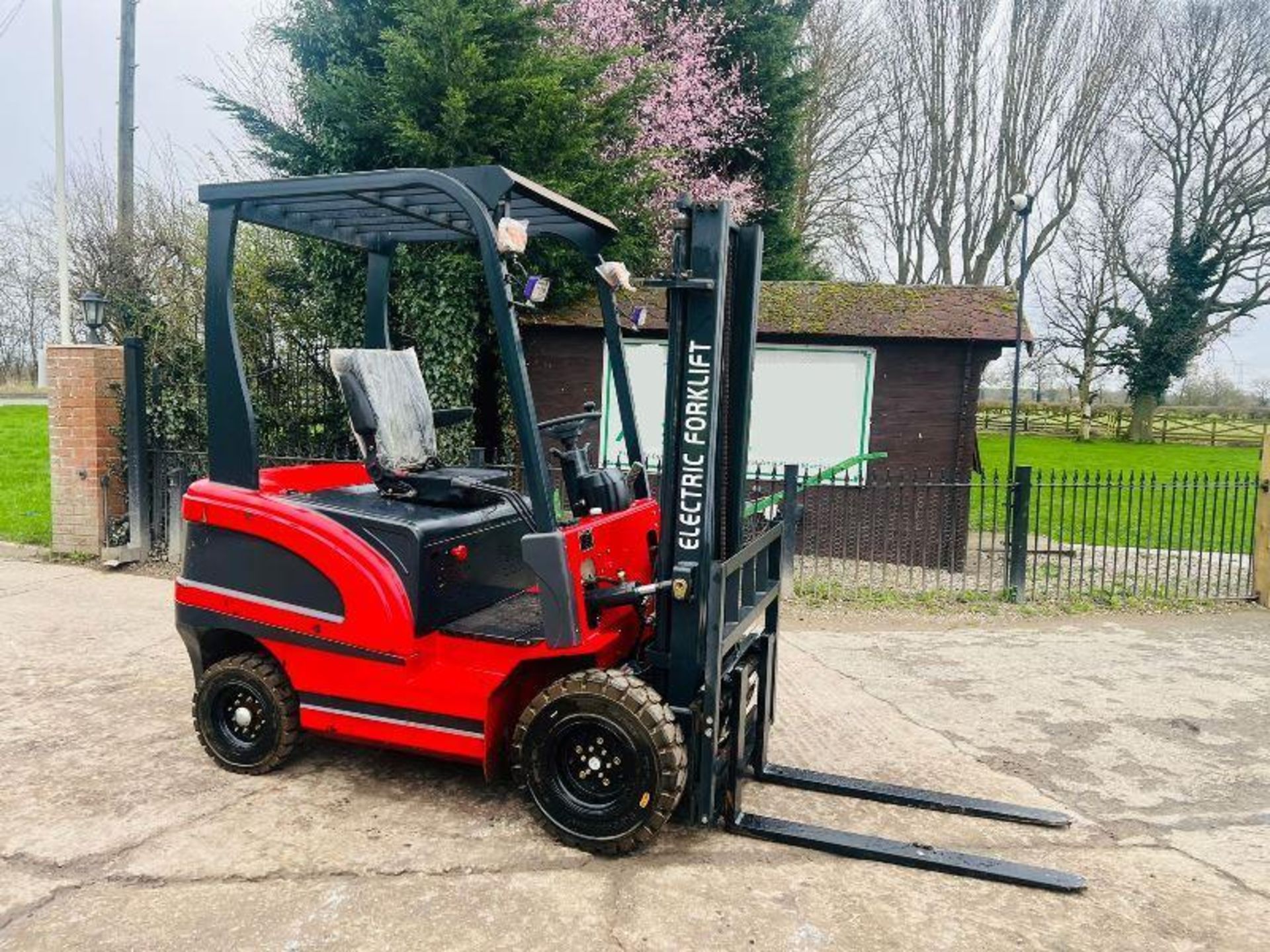 UNUSED STIPP CPD-15 BATTERY FORKLIFT * YEAR 2022* C/W PALLET TINES 