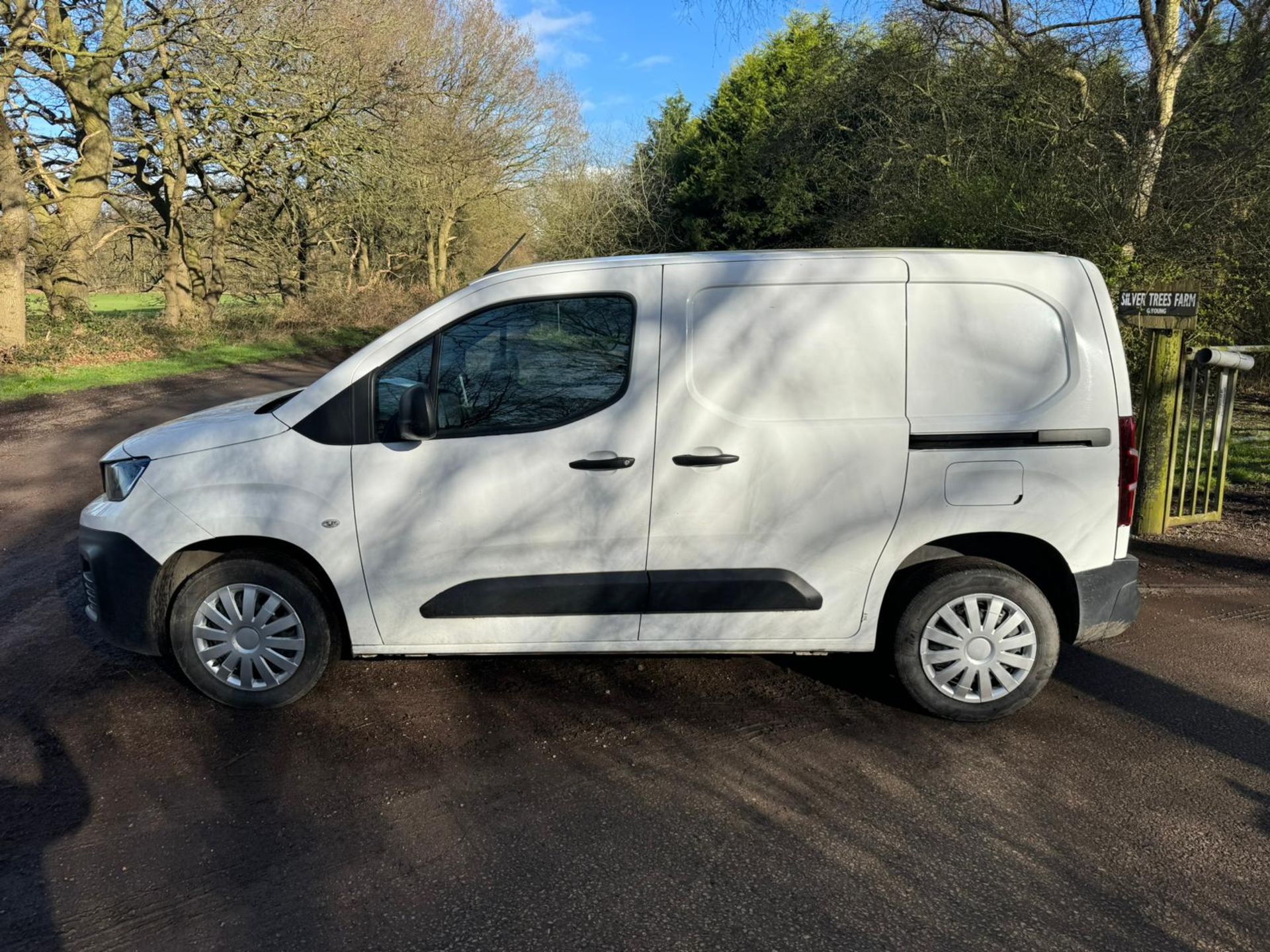 2019 69 PEUGEOT PARTNER PANEL VAN - 130K MILES - 3 SEATS - AIR CON - 1 KEY - Image 9 of 11