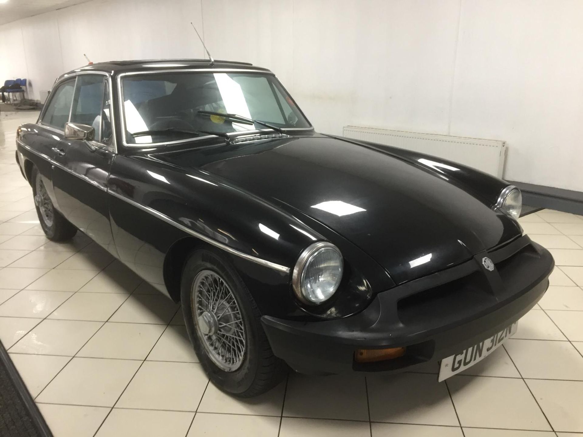 1974 MG B GT CAR - 1.8 PETROL - ORIGINAL BODY CONDITION