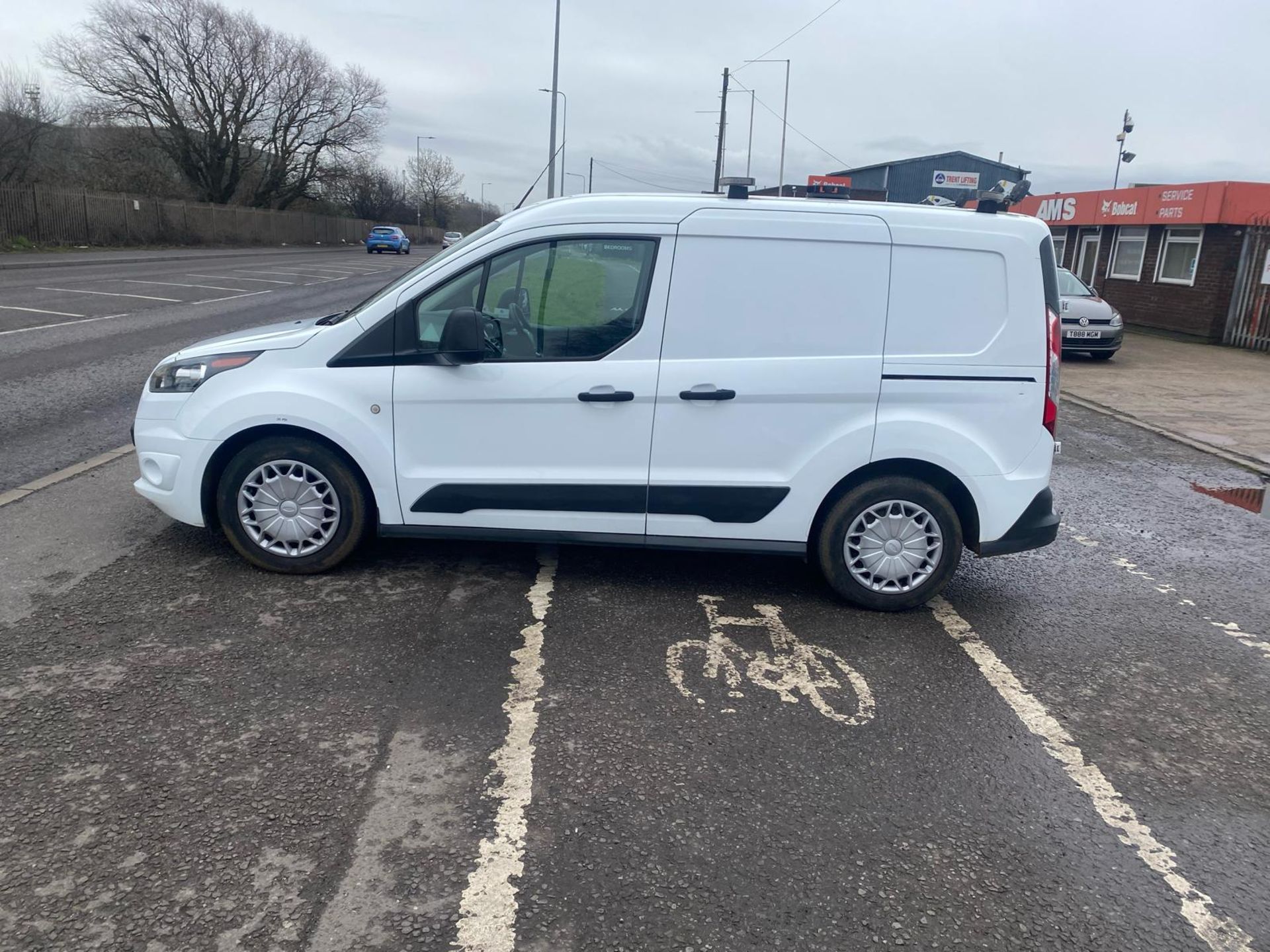 2017 17 FORD TRANSIT CONNECT TREND PANEL VAN - 3 SEATS - AIR CON - EURO 6 - REVERSE CAMERA - Image 11 of 13
