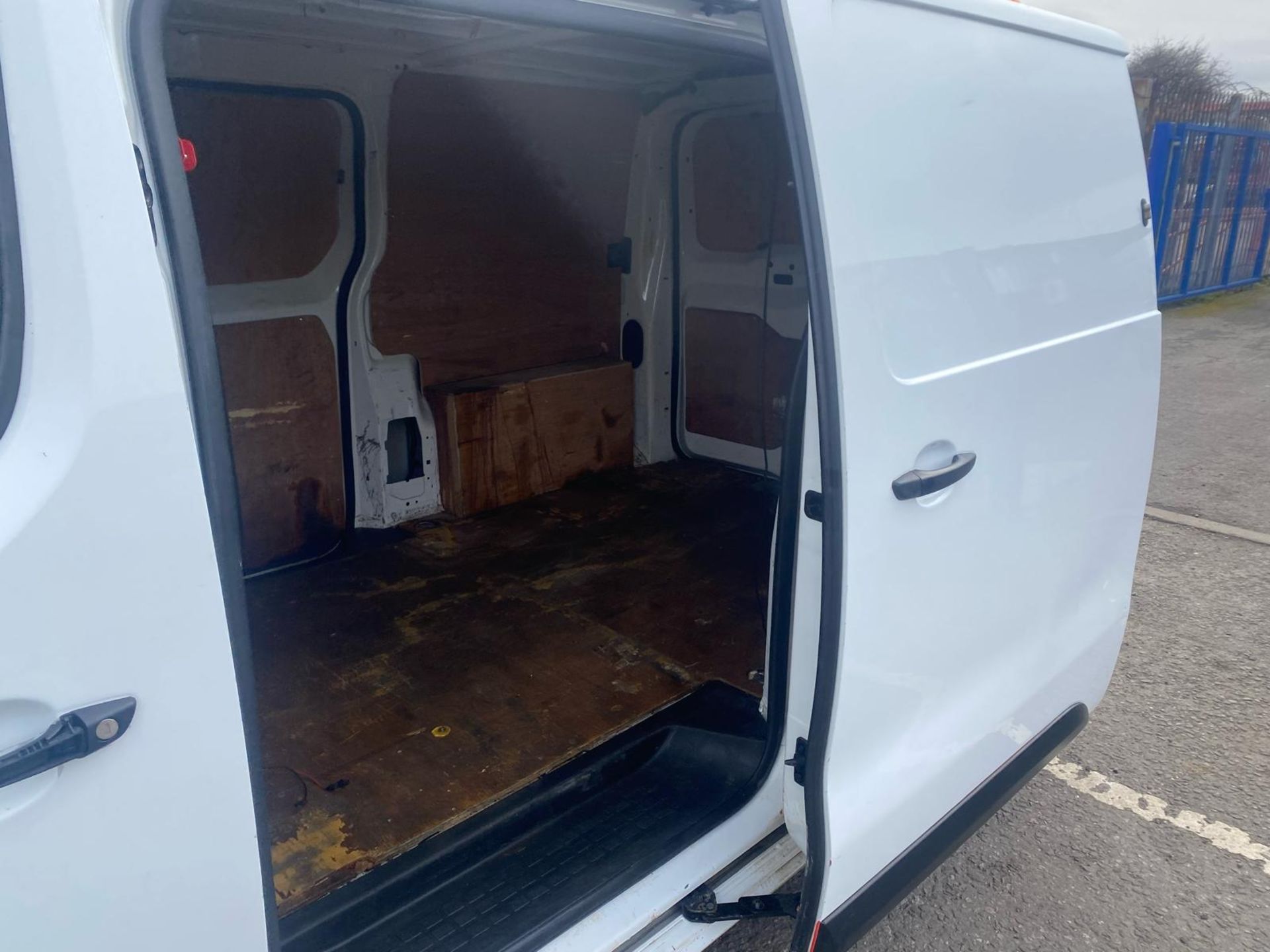 2019 19 CITROEN DISPATCH ENTERPRISE PANEL VAN - 114K MILES - AIR CON - EURO 6 - PLY LINED - Image 10 of 11