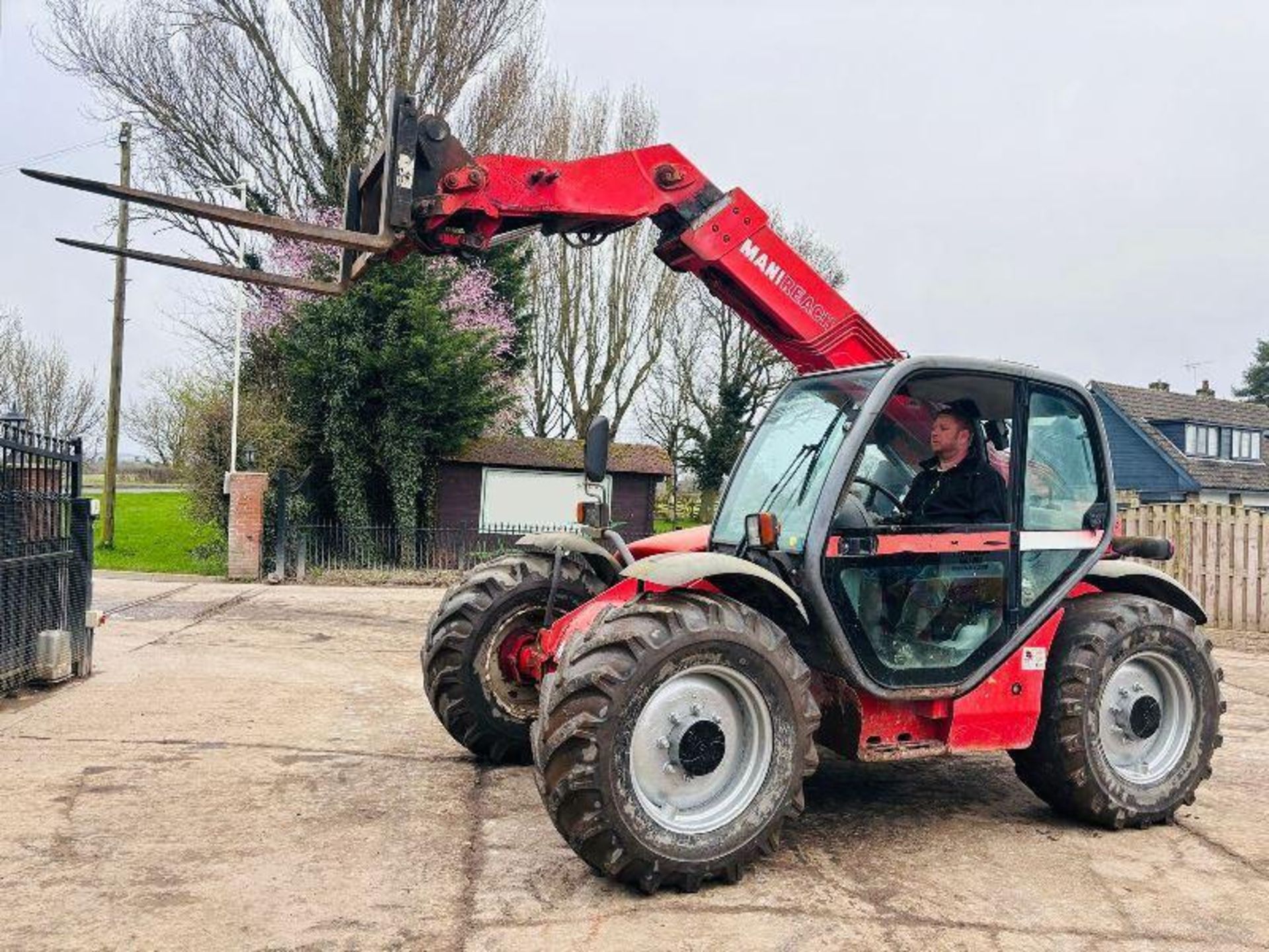 MANITOU MLT629 4WD TELEHANDLER C/W PALLET TINES  - Image 2 of 16