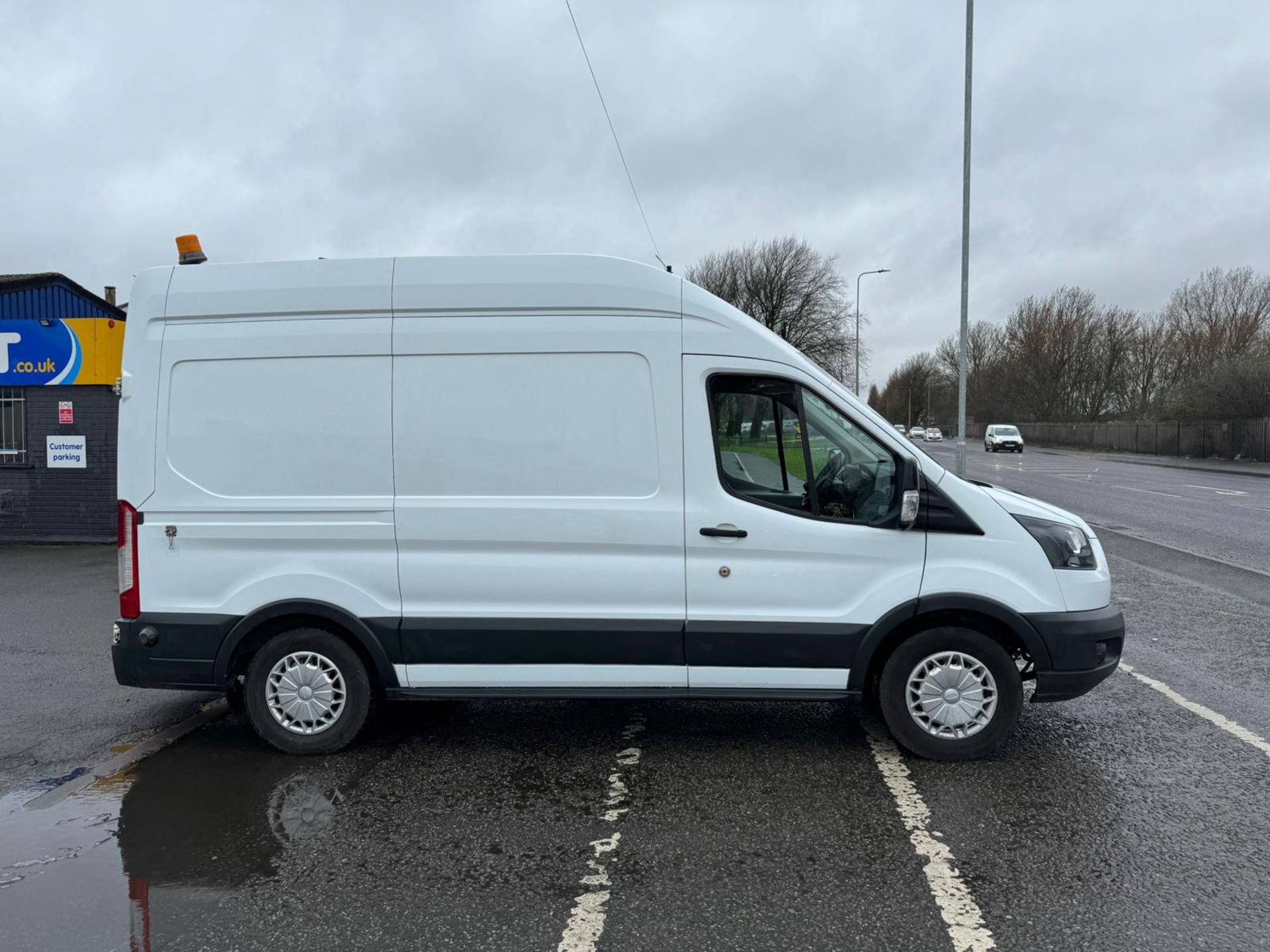 2018 18 FORD TRANSIT 350 PANEL VAN - 97K MILES - L2 H3 FWD - AIR CON - IDEAL CAMPER CONVERSION - Image 5 of 10
