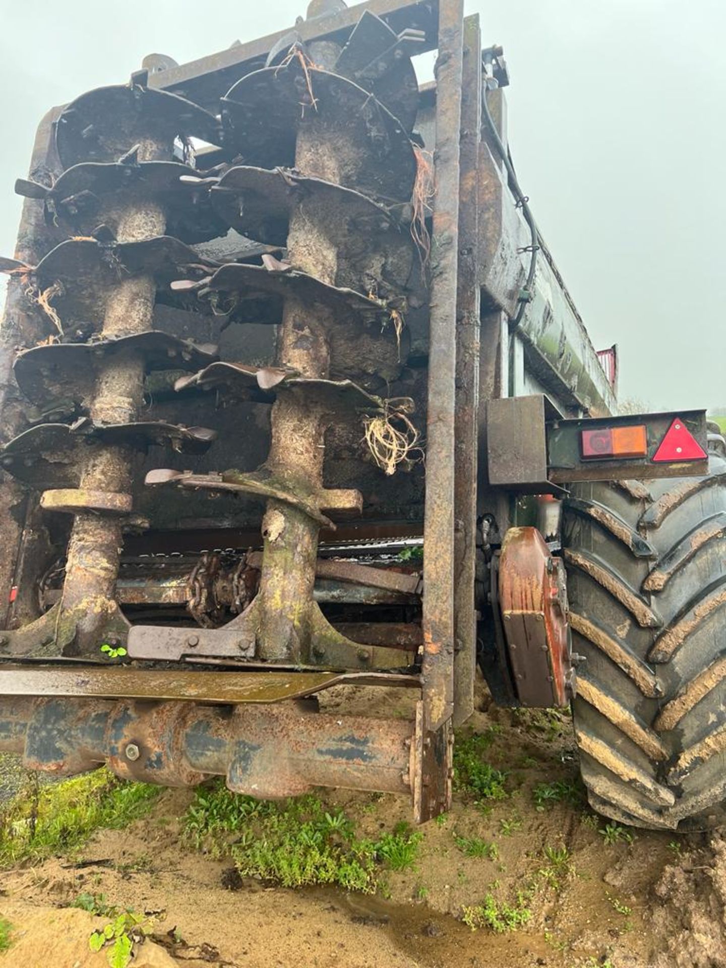 2004 RICHARD WESTERN 12 TON MUCK SPREADER - Image 7 of 7