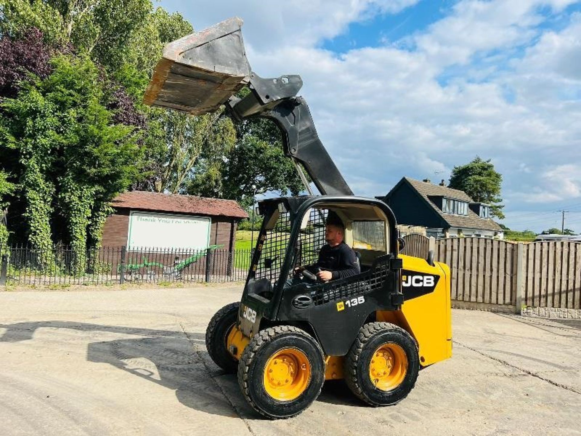 JCB 135 4WD SKIDSTEER * YEAR 2014 * C/W BUCKET - Image 6 of 11