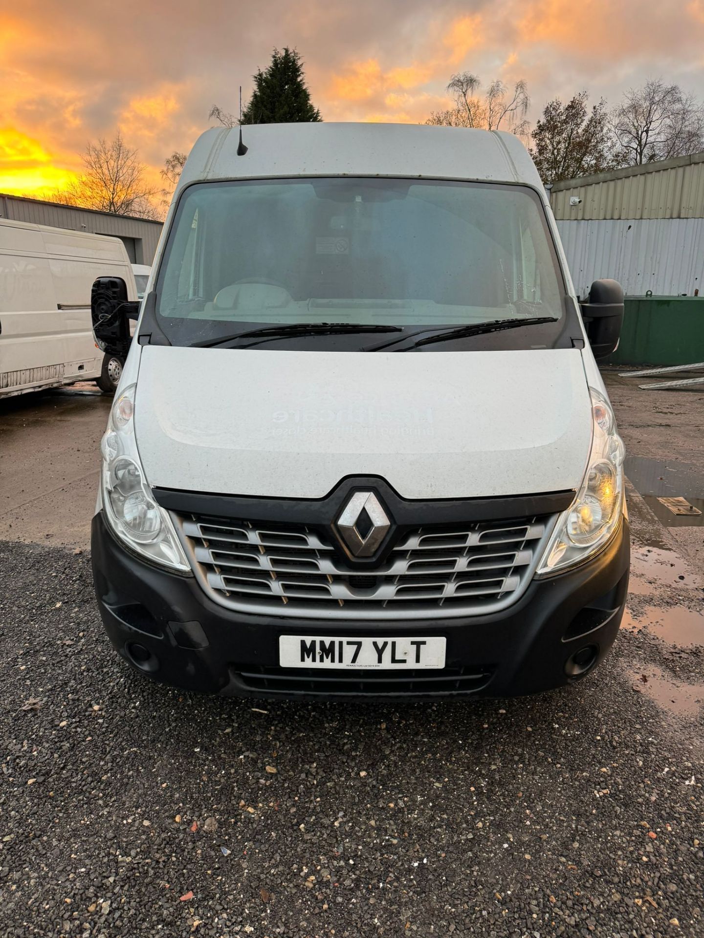 2017 17 RENAULT MASTER XLWB L4 PANEL VAN - 178K MILES - EURO 6 - 1 KEY - Image 3 of 8