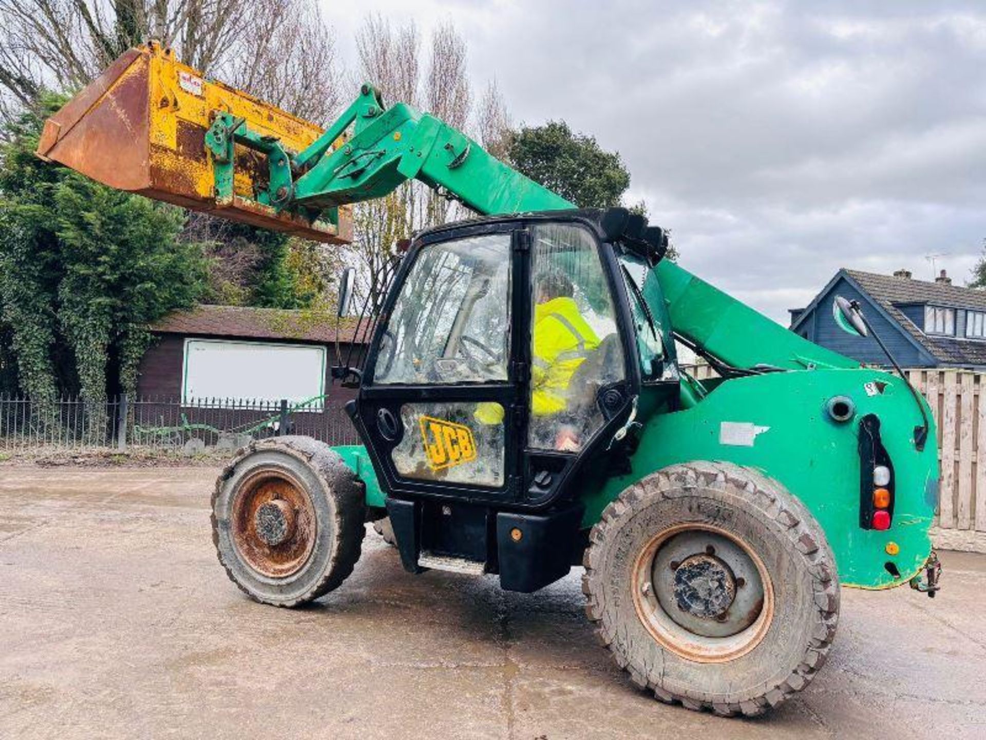 JCB 531-70 4WD TELEHANDLER C/W BUCKET. - Image 2 of 17