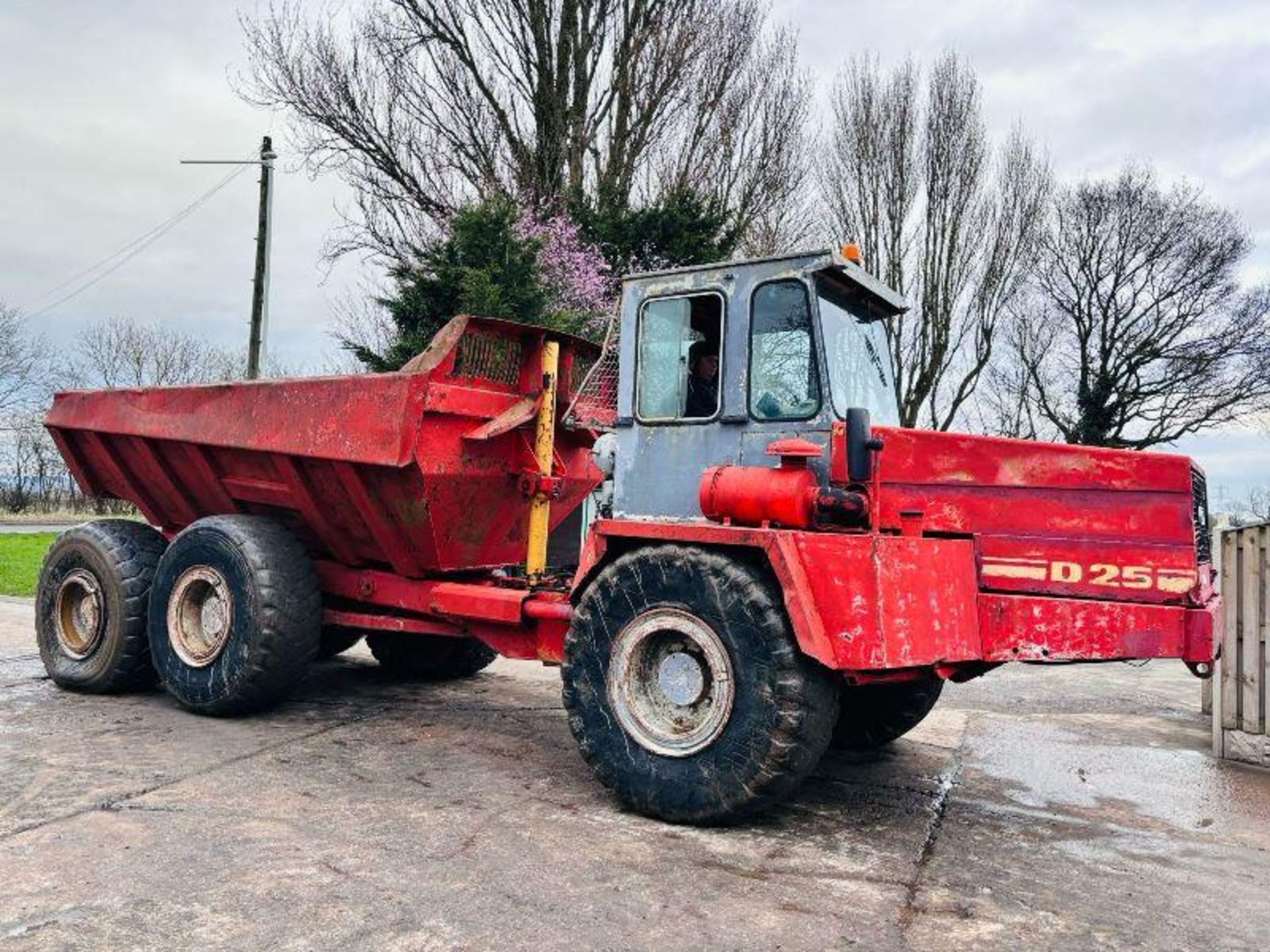 O&K D25 6X6 ARTICULATED DUMP TRUCK