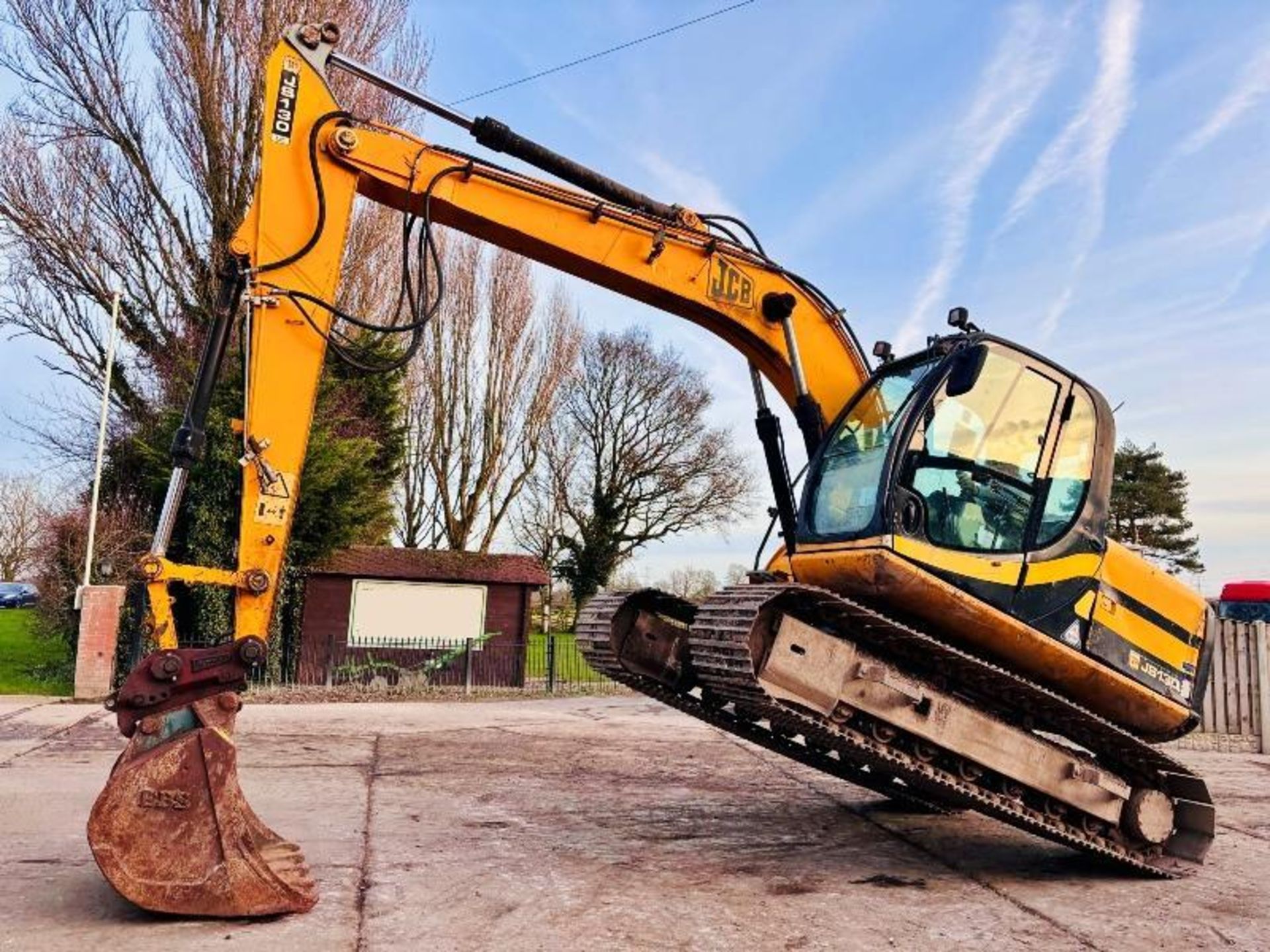 JCB JS130 TRACKED EXCAVATOR C/W QUICK HITCH & BUCKET - Image 12 of 14