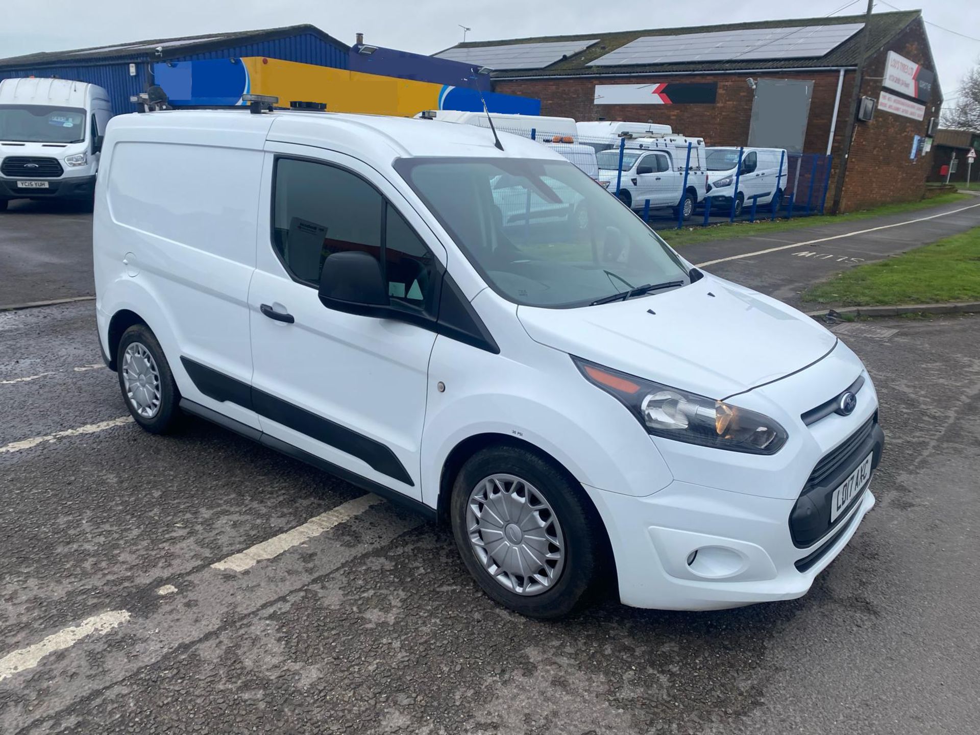 2017 17 FORD TRANSIT CONNECT TREND PANEL VAN - 3 SEATS - AIR CON - EURO 6 - REVERSE CAMERA