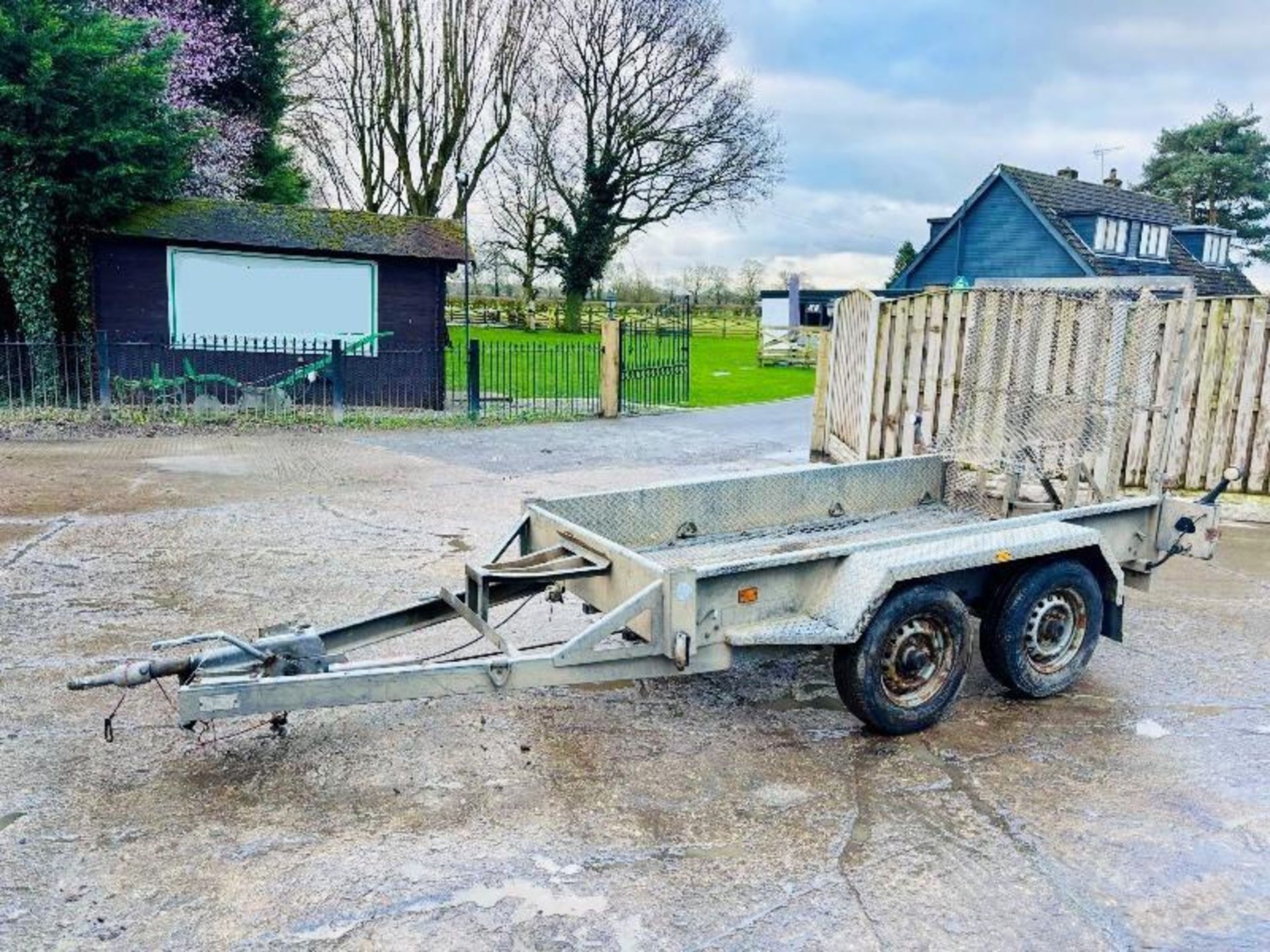 INDESPENSION TWIN AXLE PLANT TRAILER C/W LOADING RAMP