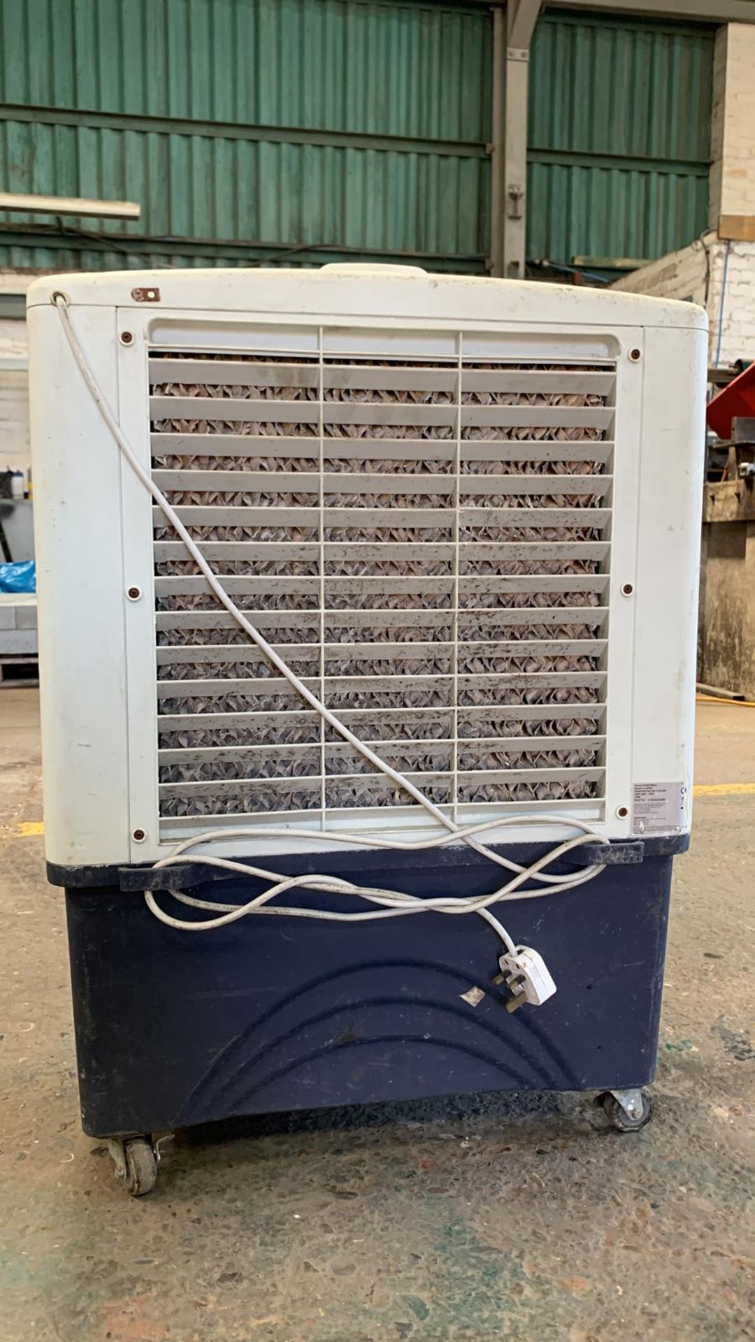 PORTABLE AIR CONDITIONER - WORKING - Image 2 of 2