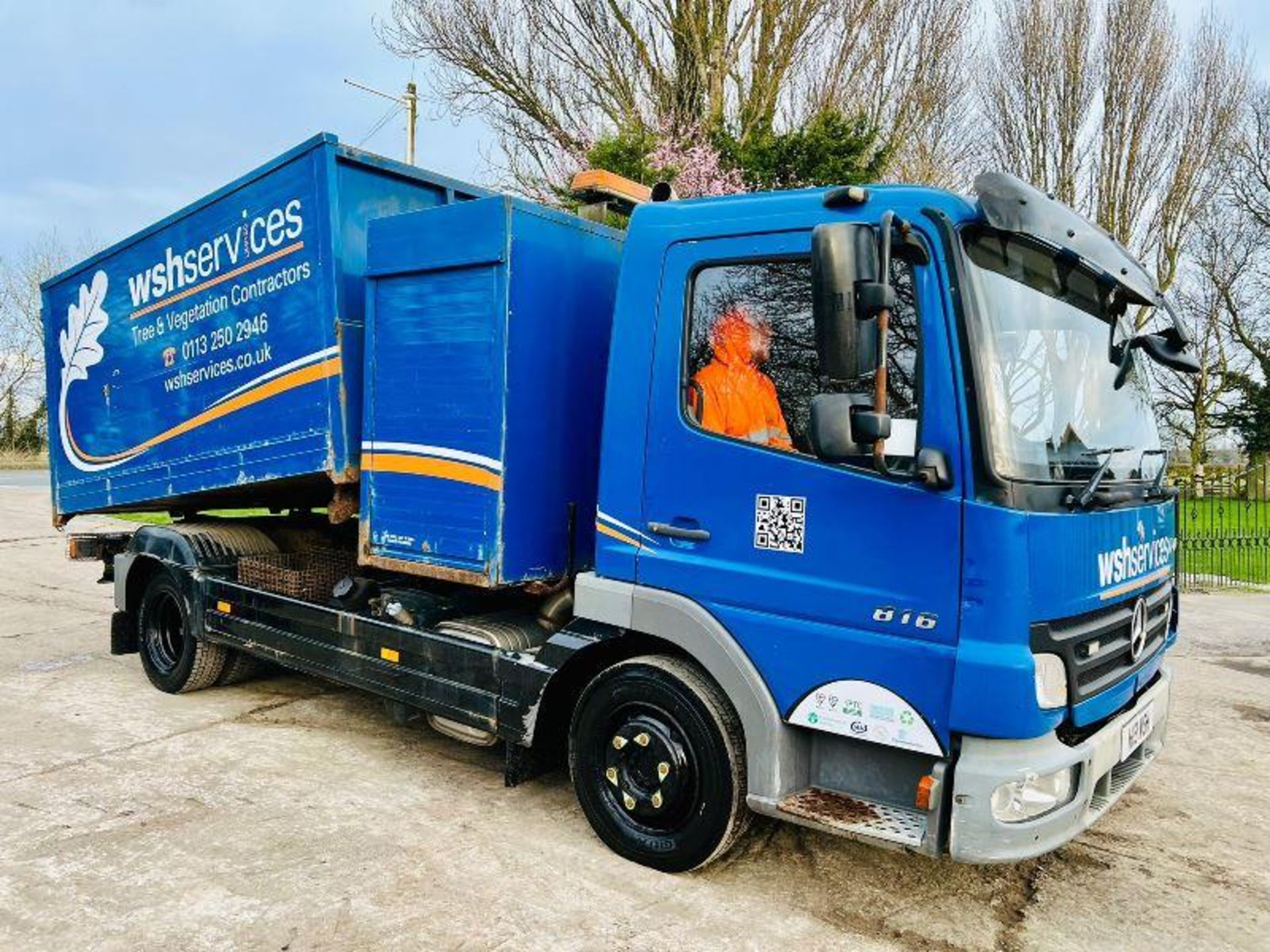 MERCEDES 816 4X2 TIPPER LORRY C/W WINCH & STORAGE LOCKERS  - Image 5 of 19