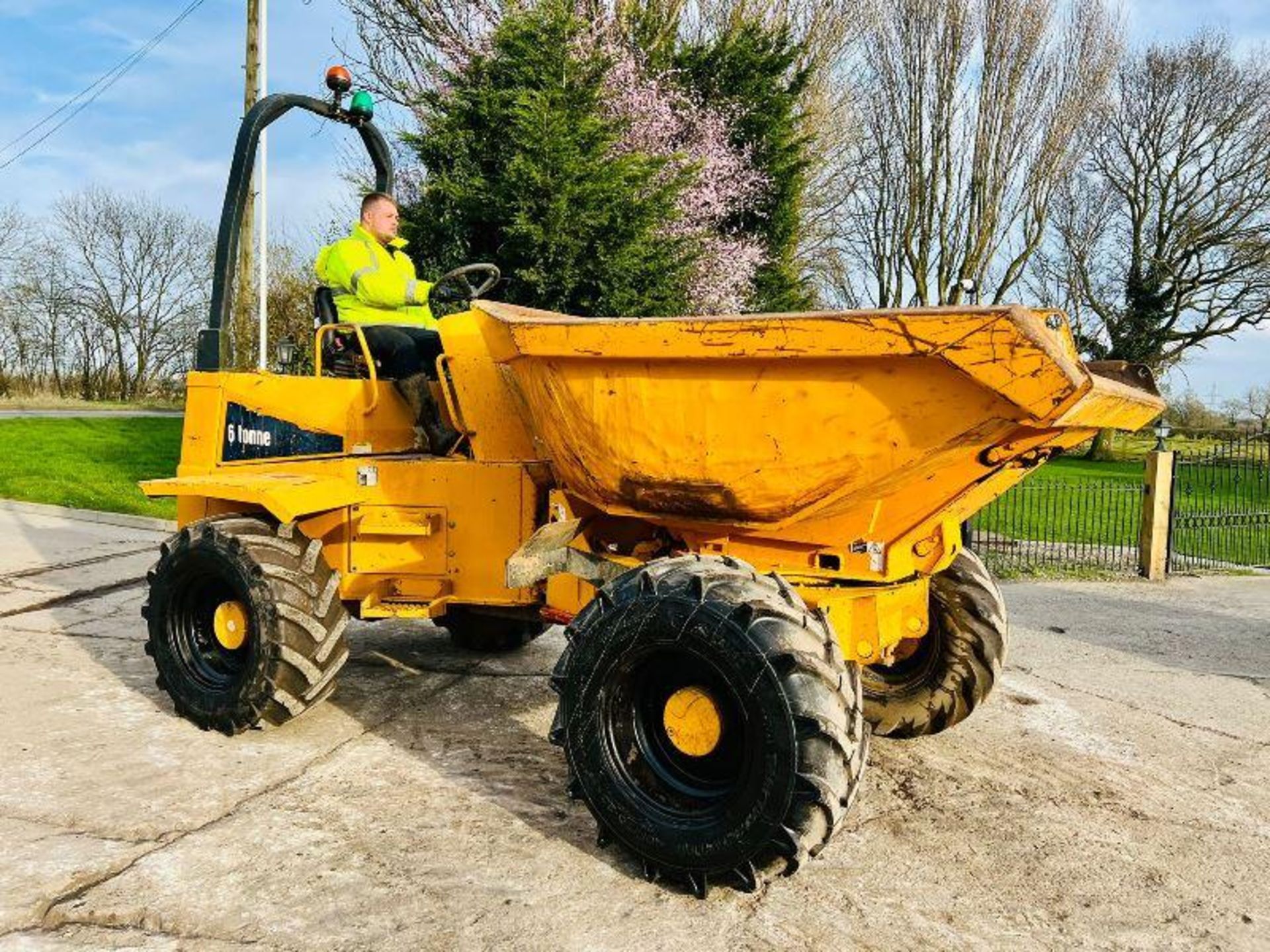 THWAITES 6 TON 4WD SWIVEL TIP DUMPER C/W PERKINS ENGINE   - Image 4 of 19