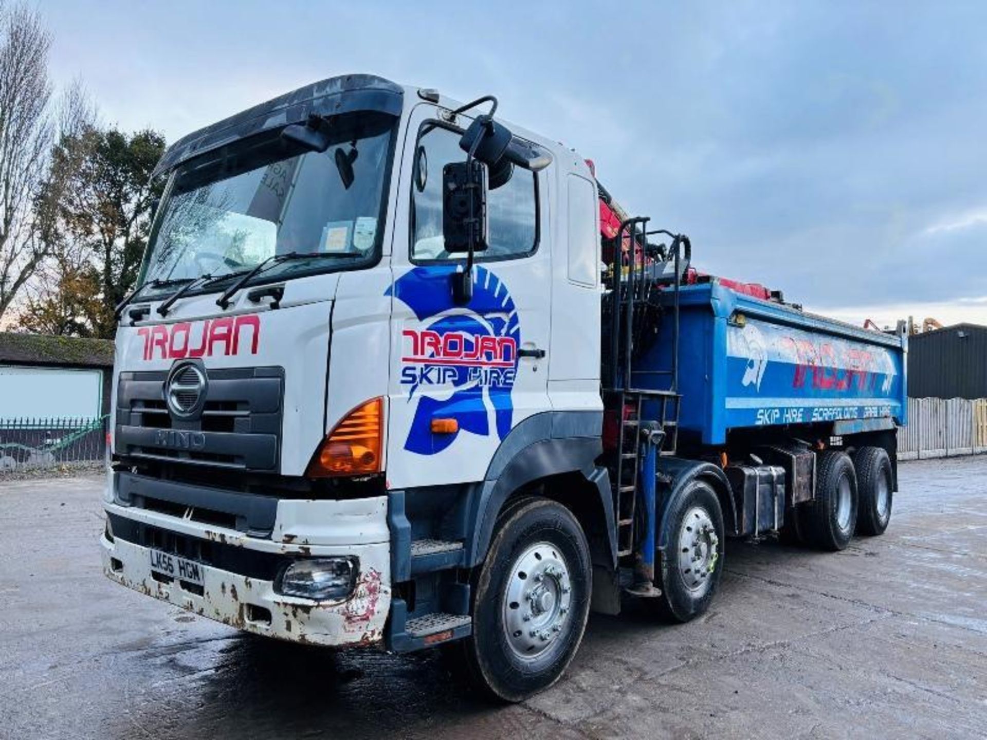 HINO FY1EUP 8X4 DOUBLE DRIVE TIPPER C/W MANUAL GEAR BOX, CRANE & GRAB - Image 17 of 20