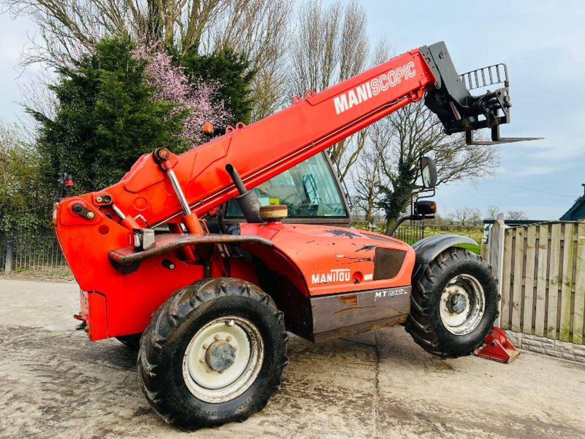 MANITOU MT1235 4WD TELEHANDLER * 12 METER * C/W PALLET TINES - Image 16 of 16