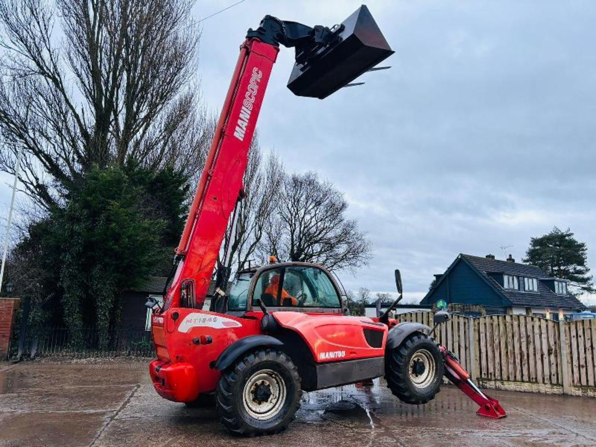 MANITOU MT1840 4WD TELEHANDLER *ONLY 4742 HOURS* C/W BUCKET & TINES - Image 5 of 16