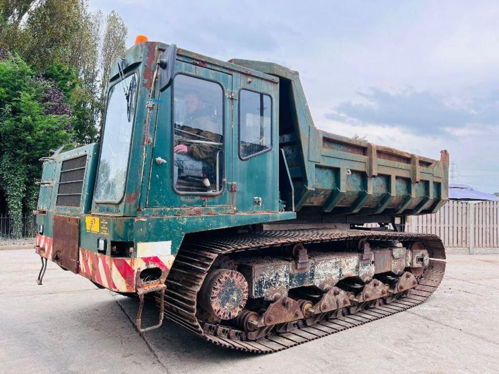 MOROOKA CG150 TRACKED DUMPER C/W RUBBER TRACKS & REVERSE CAMERA - RECENTLY SERVICED