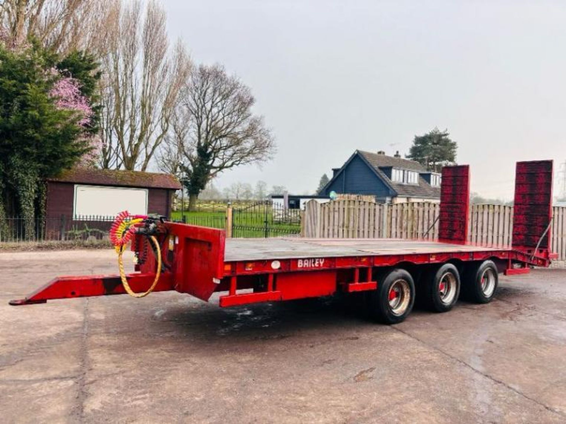 BAILEY TRI-AXLE DRAG TRAILER *YEAR 2012* C/W SPRUNG RAMPS  - Image 3 of 12