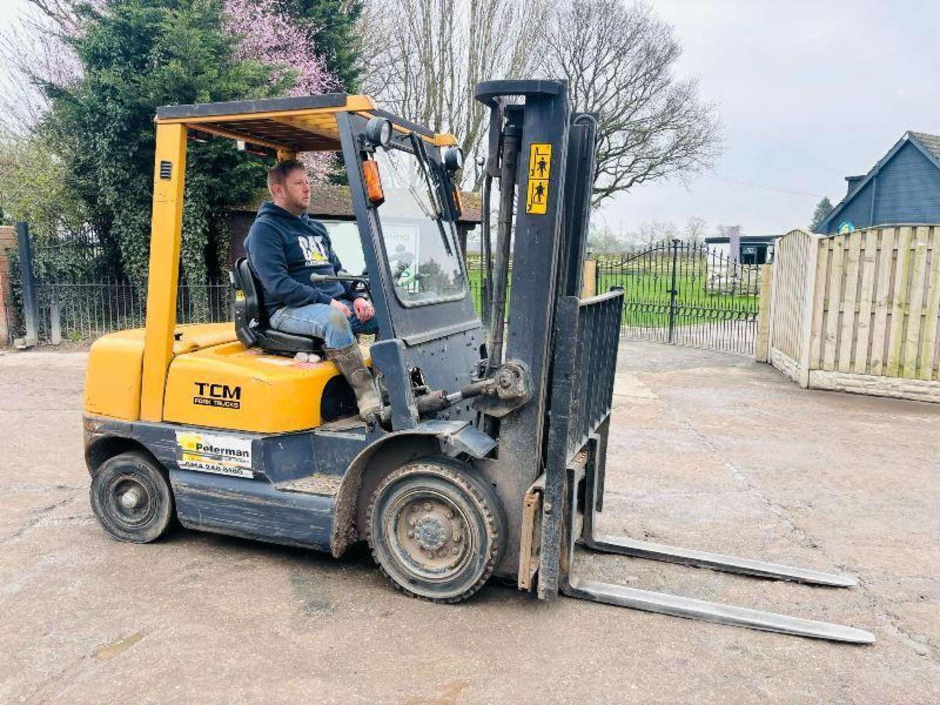 TCM FD25 Z5T DIESEL CONTAINER SPEC FORKLIFT C/W SIDE SHIFT 