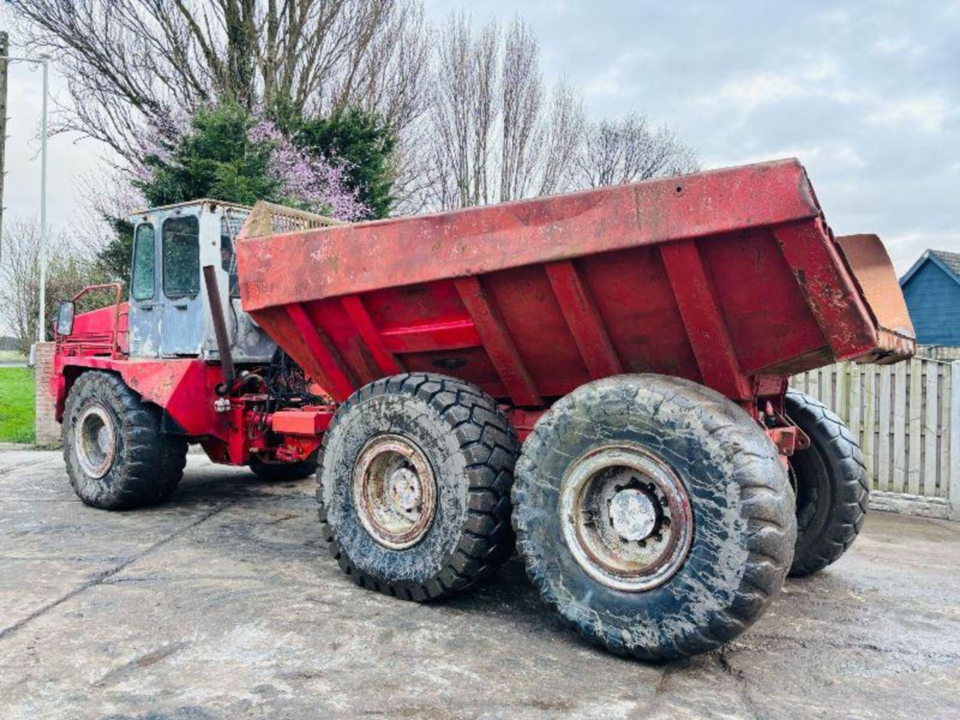 O&K D25 6X6 ARTICULATED DUMP TRUCK - Image 9 of 14