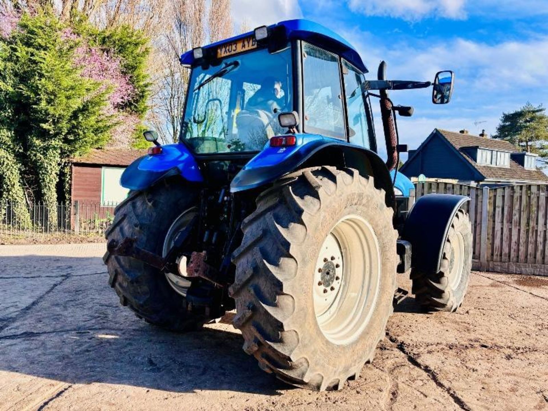 NEW HOLLAND TM155 4WD TRACTOR *5619 HOURS* C/W RANGE COMMAND GEAR BOX - Image 17 of 19