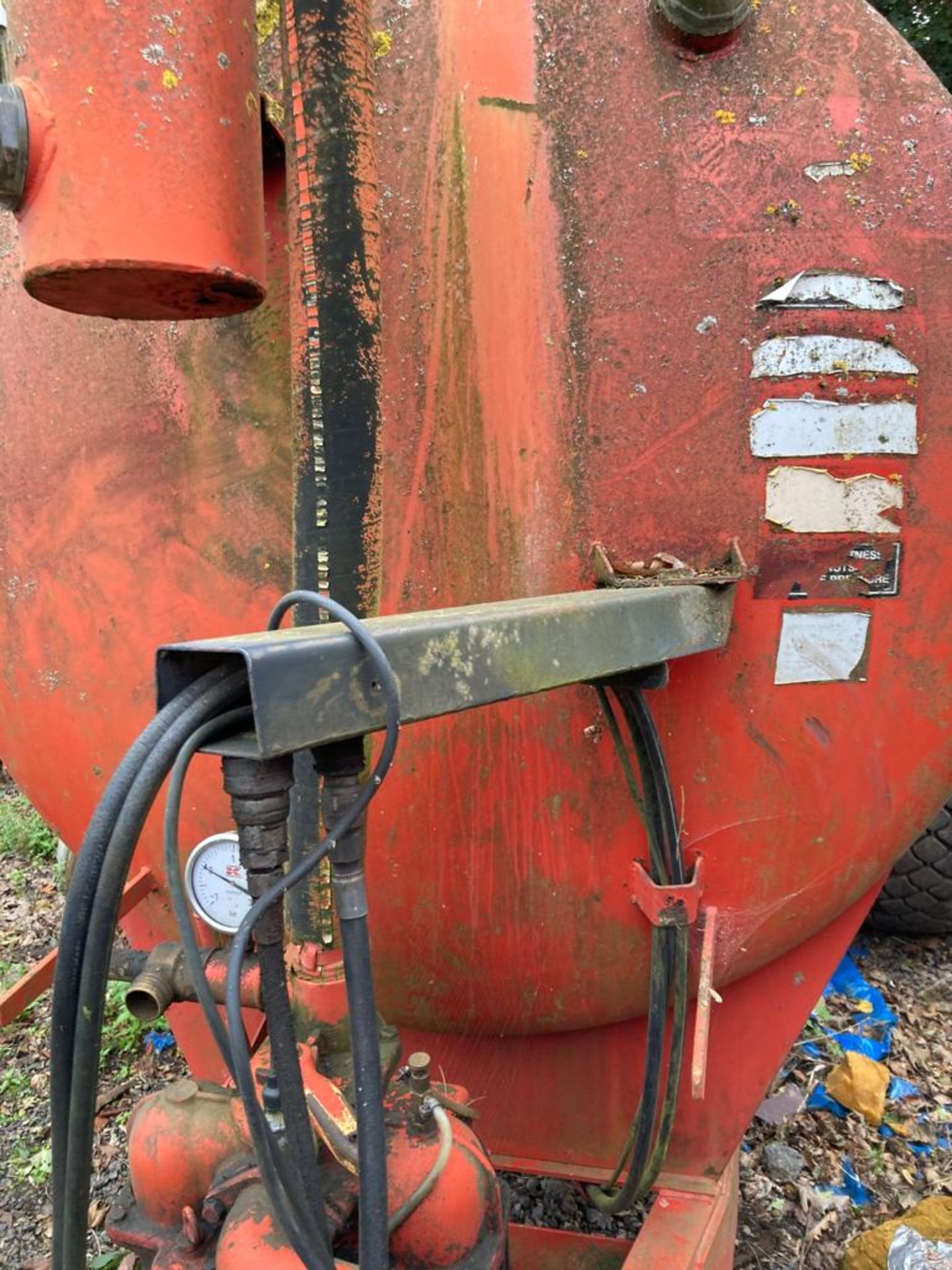 HI SPEC 2000 GALLONS SLURRY TANKER - Image 6 of 8