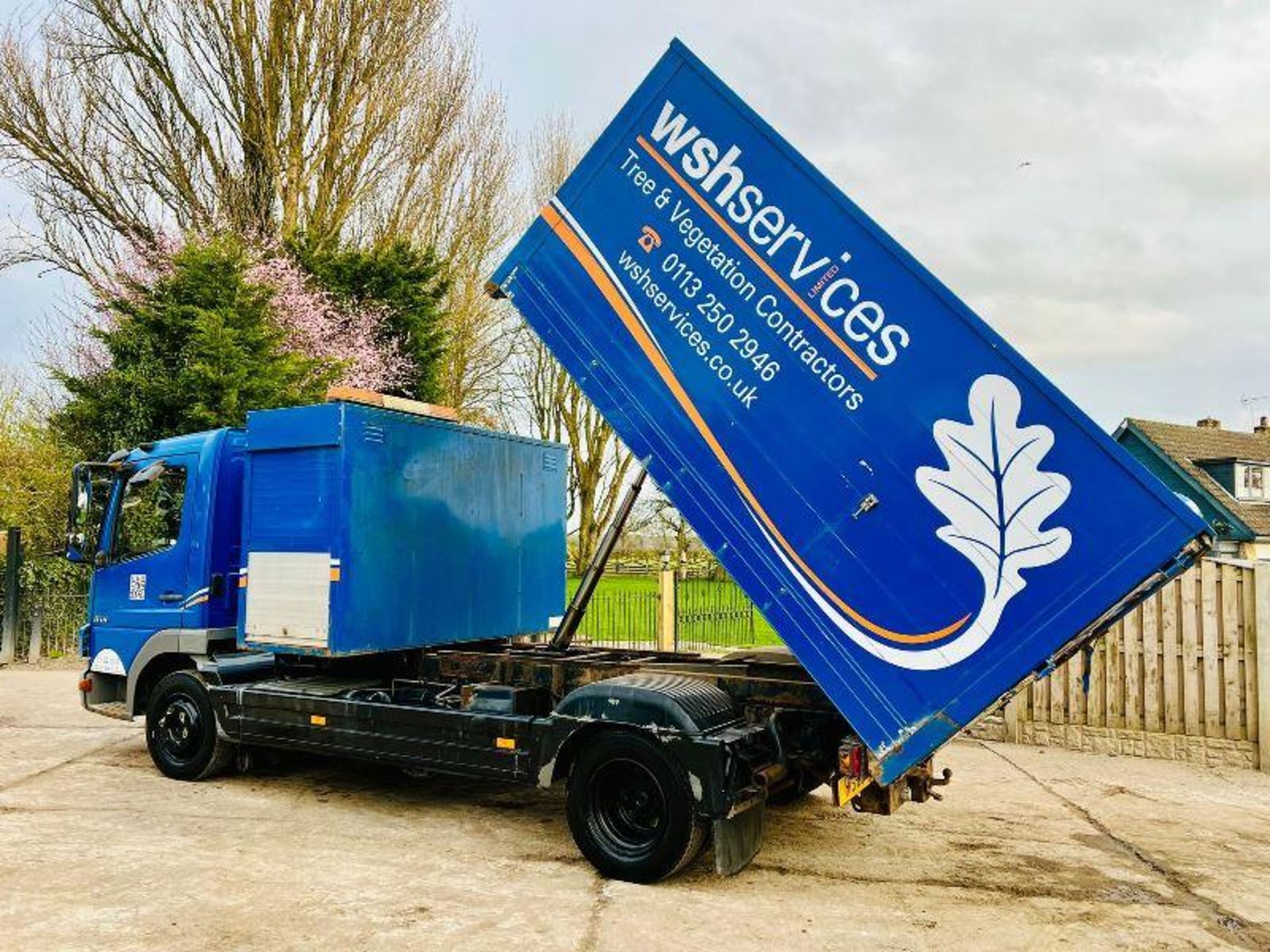 MERCEDES 816 4X2 TIPPER LORRY C/W WINCH & STORAGE LOCKERS  - Image 7 of 19