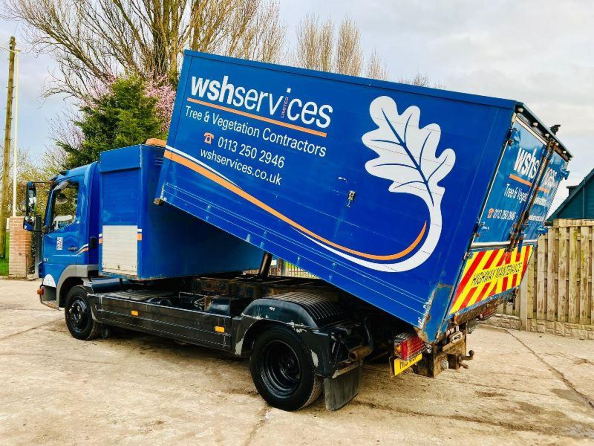 MERCEDES 816 4X2 TIPPER LORRY C/W WINCH & STORAGE LOCKERS  - Image 3 of 19